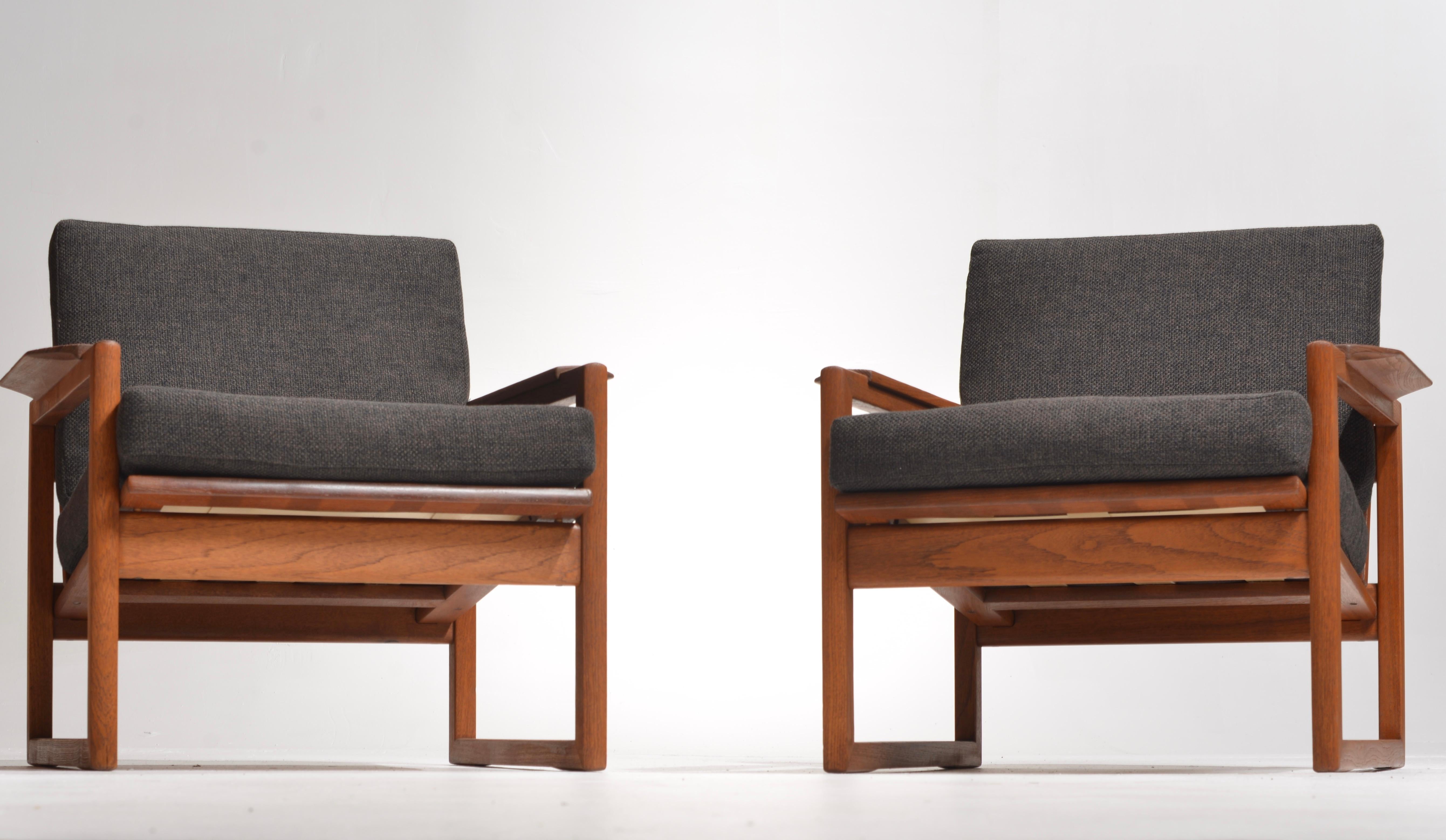 Mid-Century Modern Vintage Pair of Danish Teak Lounge Chairs by Sven Ellekaer For Sale