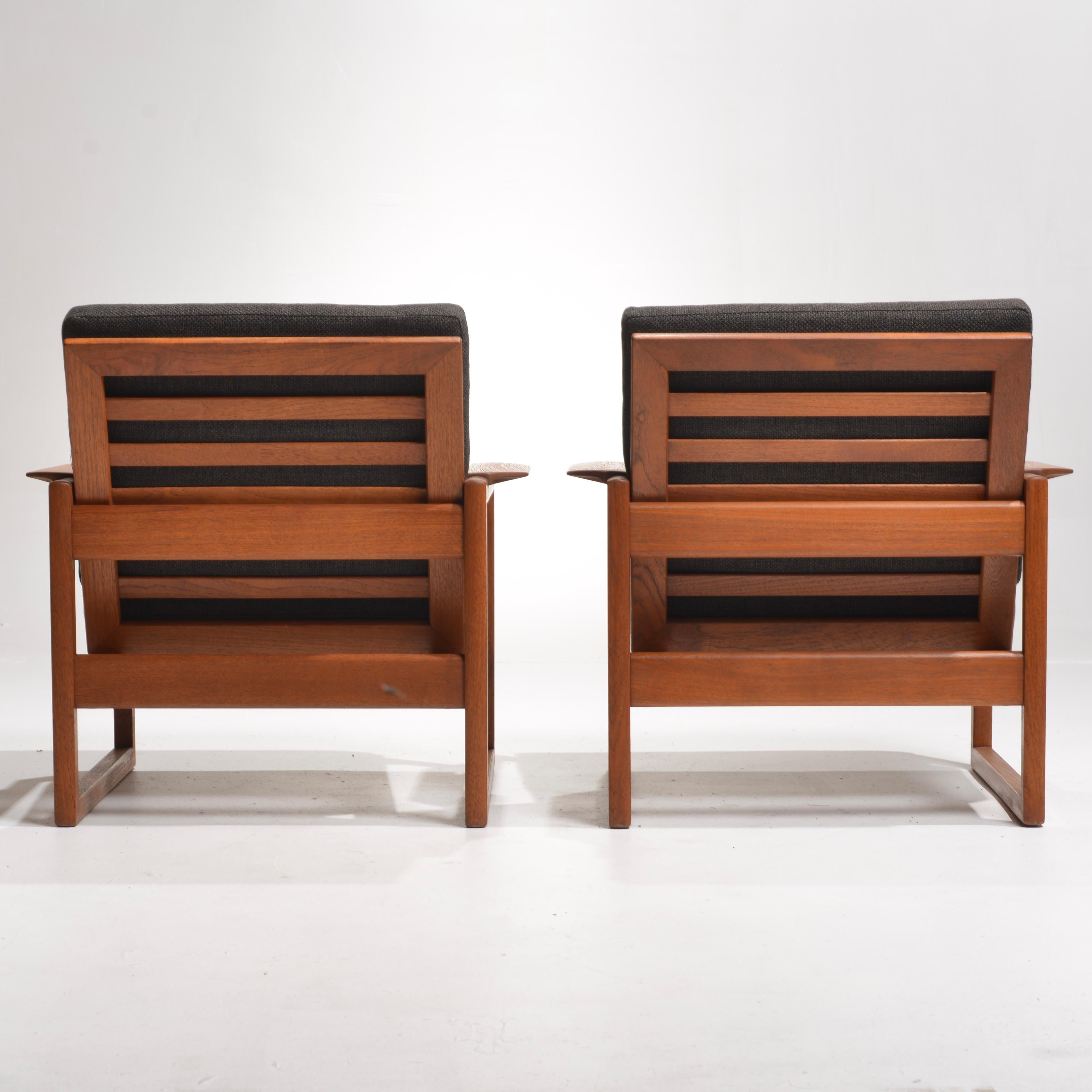 Vintage Pair of Danish Teak Lounge Chairs by Sven Ellekaer For Sale 1