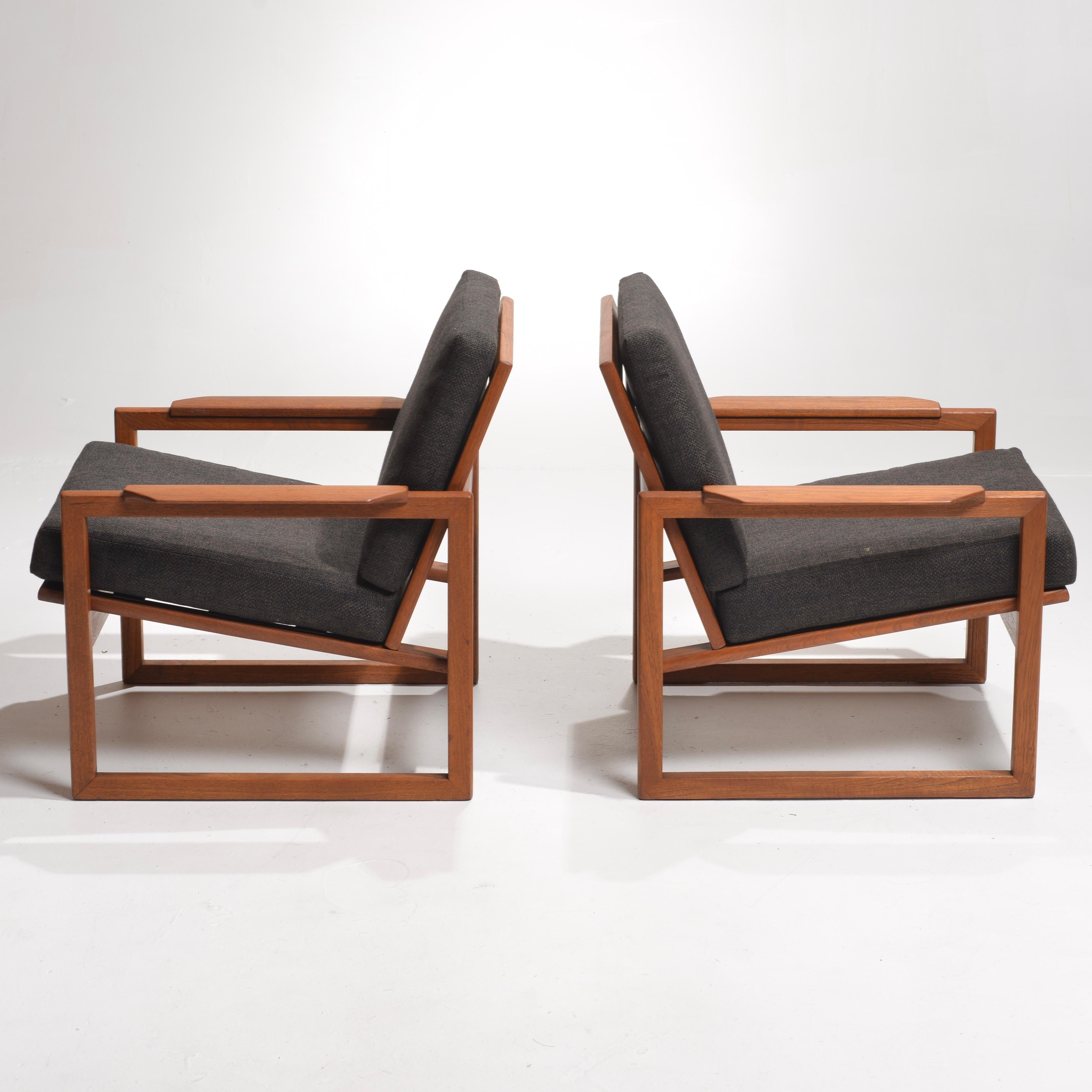 Vintage Pair of Danish Teak Lounge Chairs by Sven Ellekaer For Sale 3