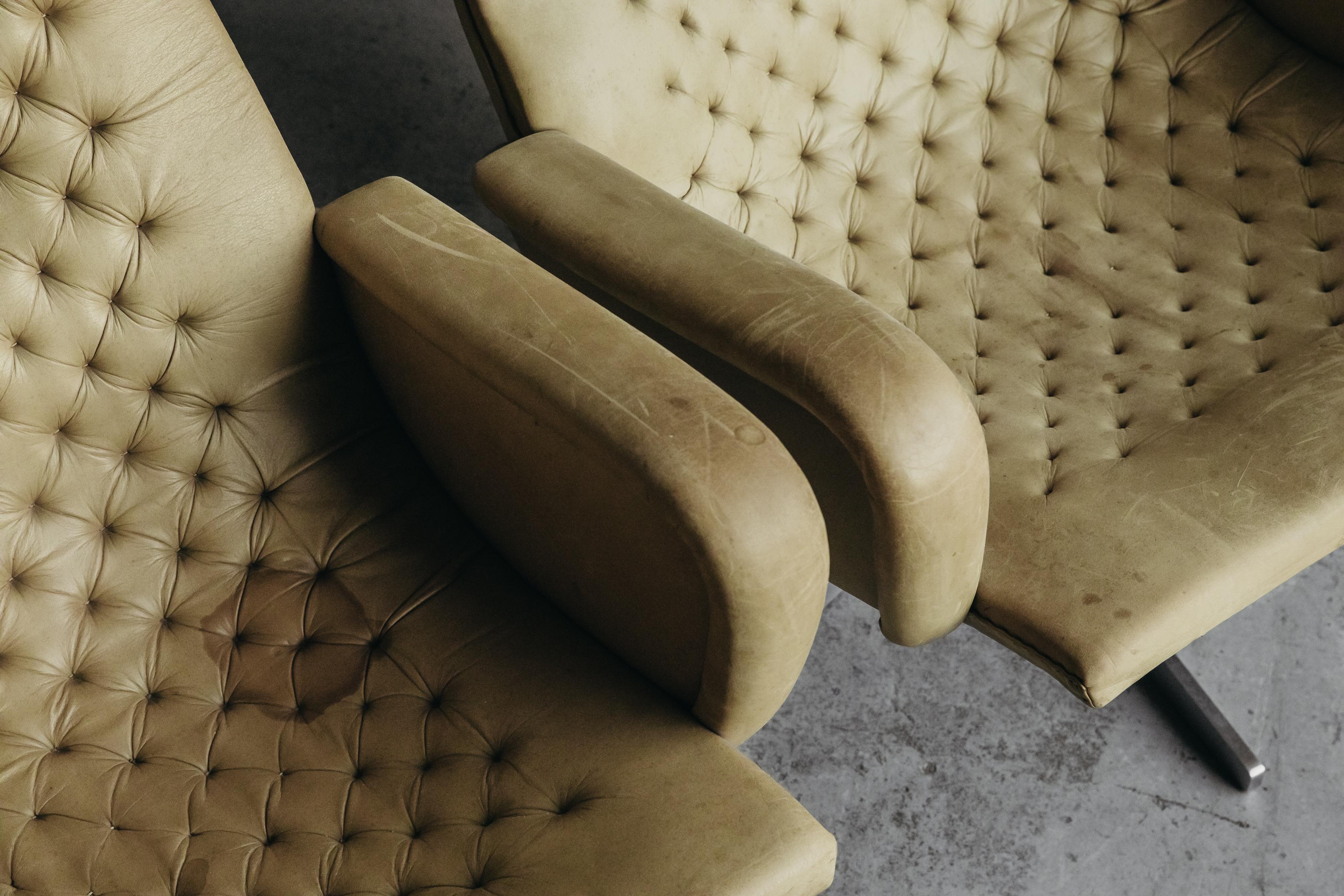 Late 20th Century Vintage Pair of De Sede Swivel Lounge Chairs from Switzerland, circa 1970