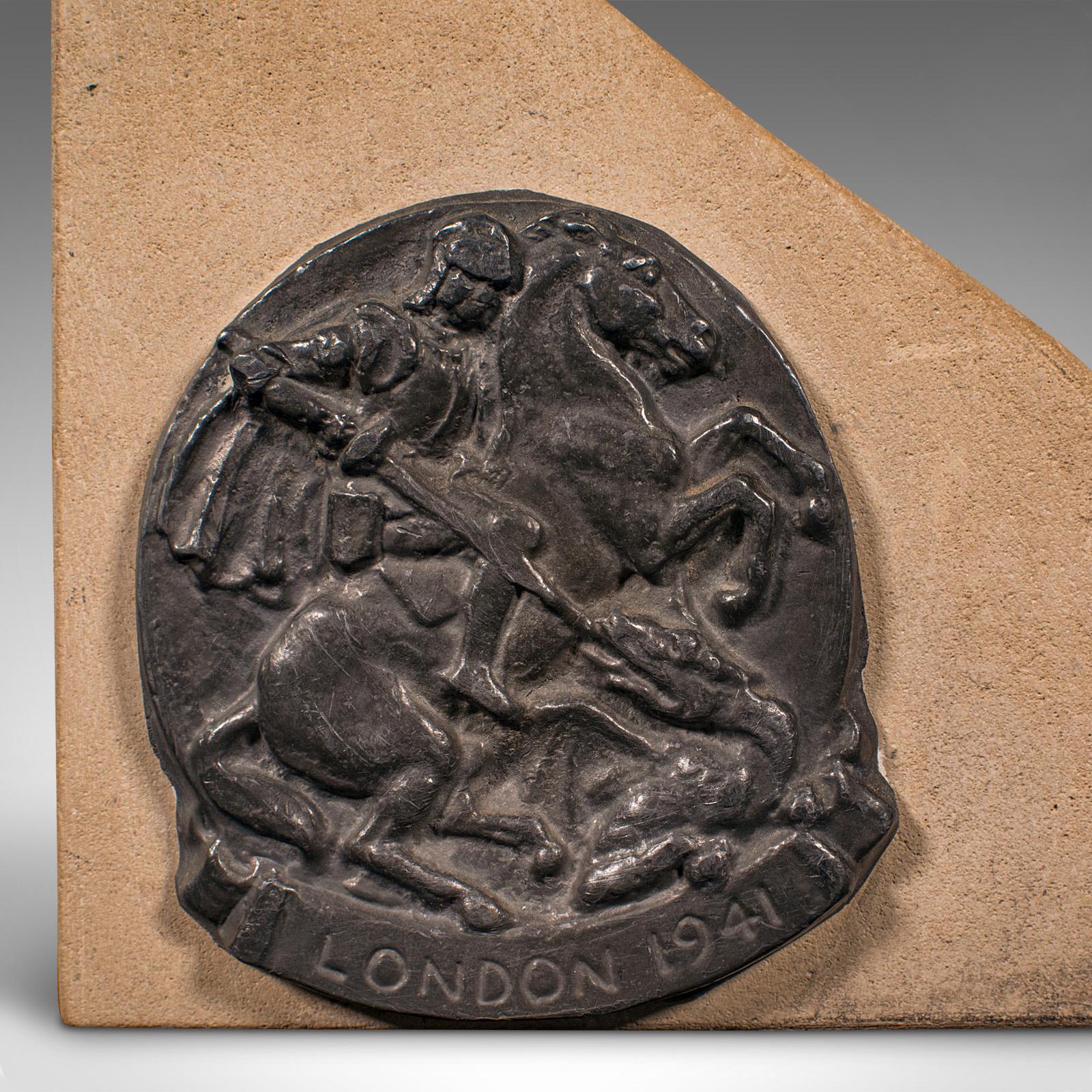 Par De Sujetalibros Decorativos, Ingleses, Mediados De Siglo, Art Deco Piedra en venta