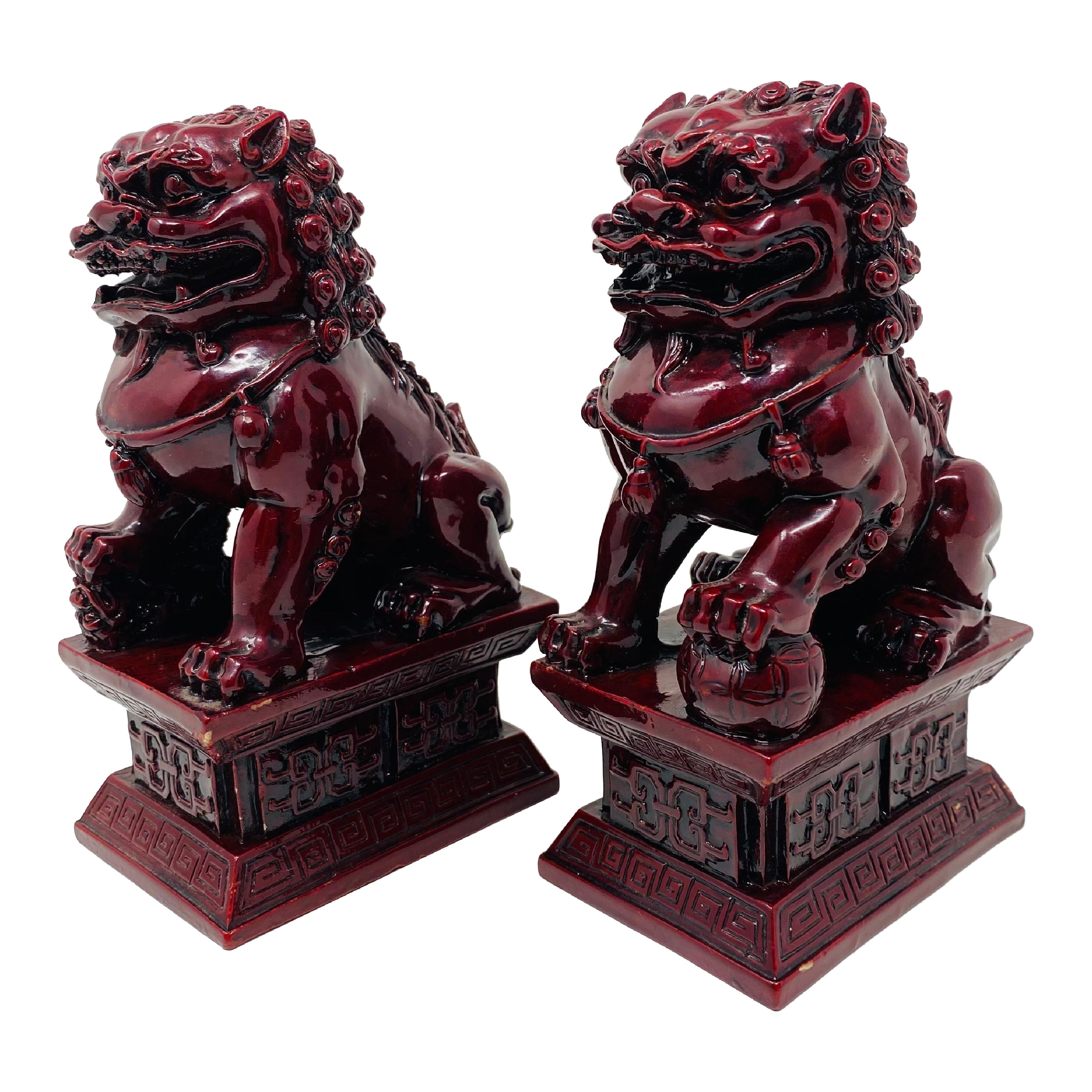 Vintage Pair of Decorative Foo Dogs Sculptures Bookends