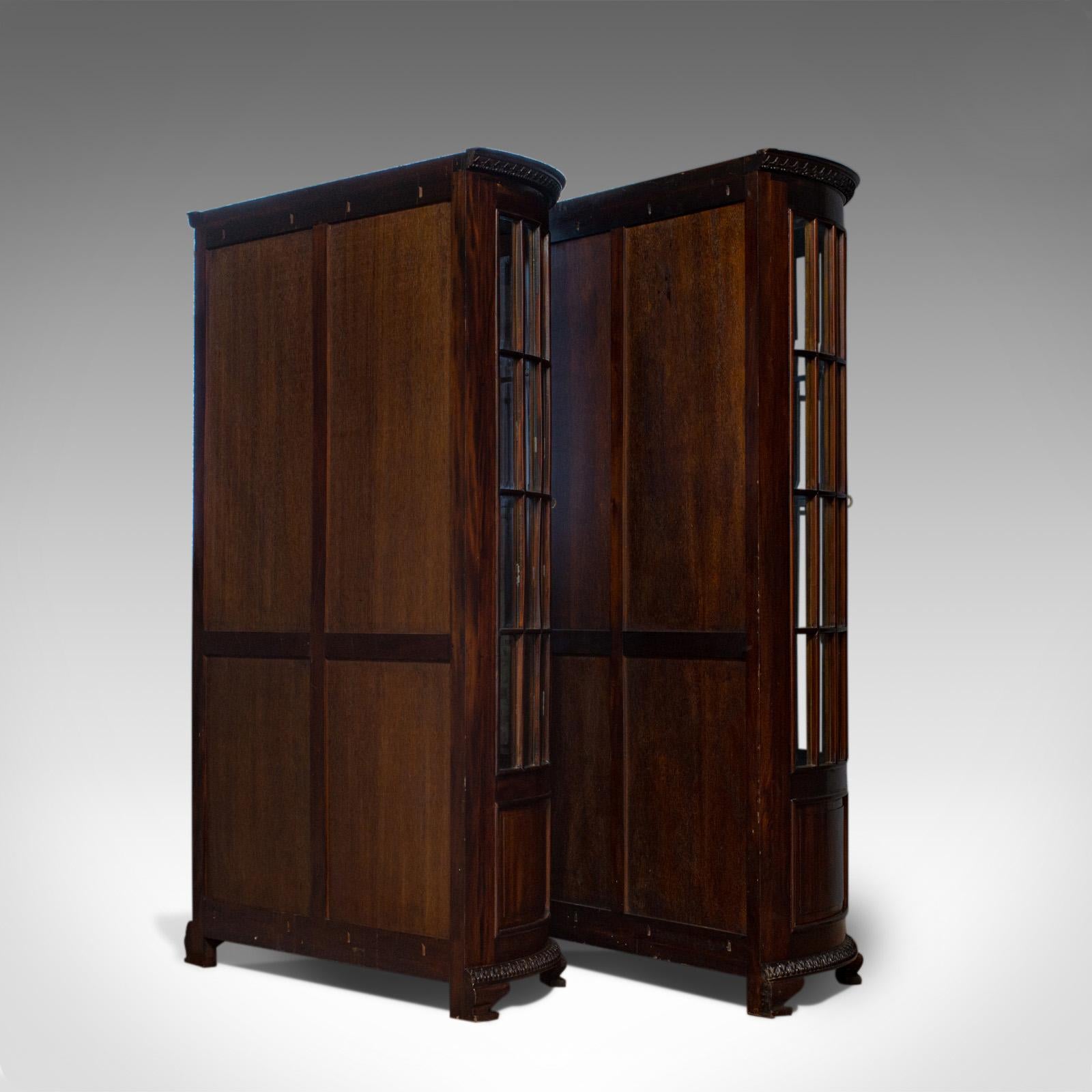 Vintage Pair of Demilune Display Cabinets, Mahogany, Bow-Front, Glazed In Good Condition In Hele, Devon, GB