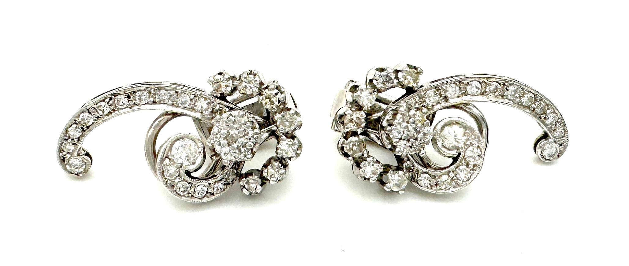 Round Cut Vintage Pair of Diamond Clip-On Earrings White Gold For Sale