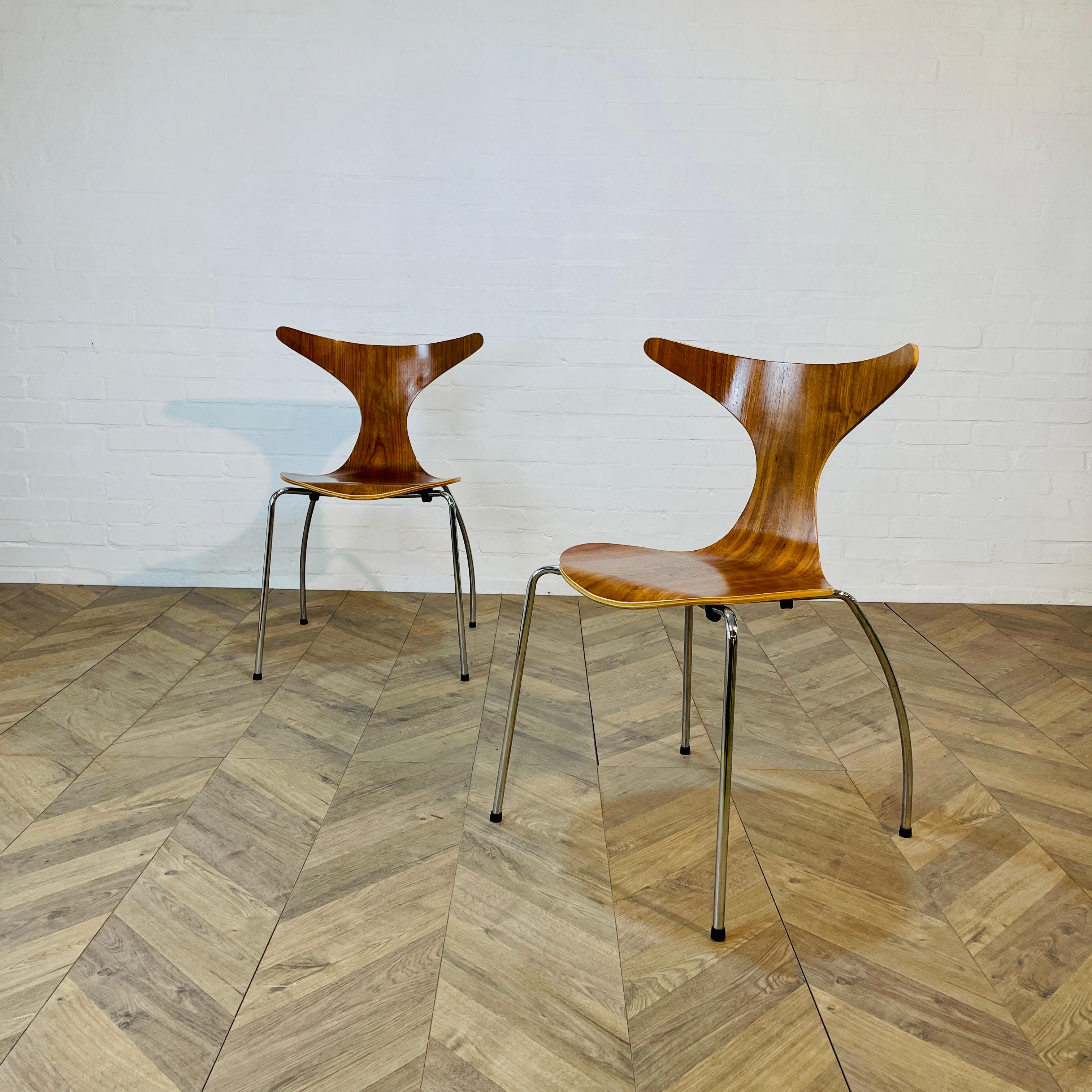 Vintage Pair of 'Dolphin' Stacking Chairs by Bjarke Nielsen for Dan-Form Denmark For Sale 3