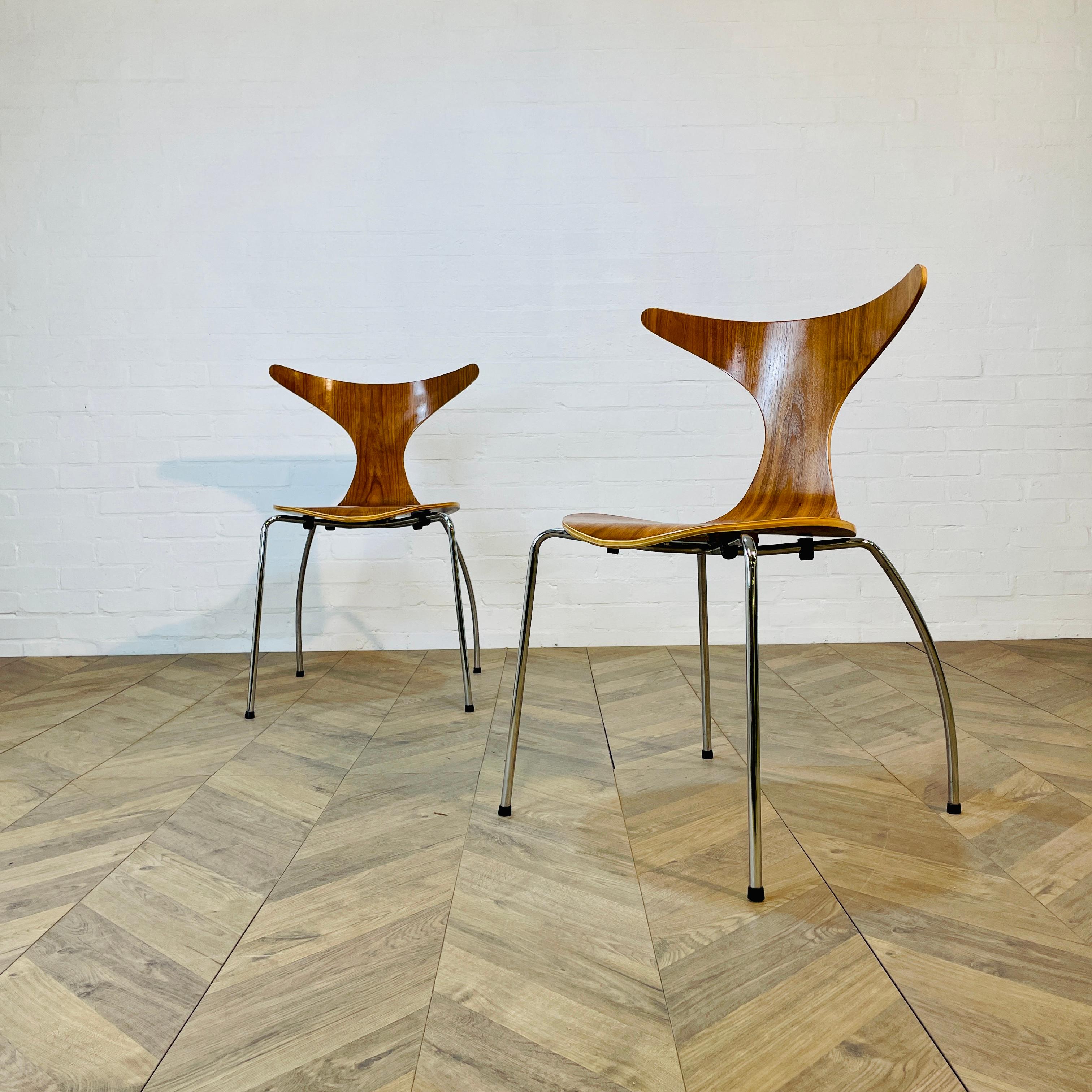 Vintage Pair of 'Dolphin' Stacking Chairs by Bjarke Nielsen for Dan-Form Denmark For Sale 8