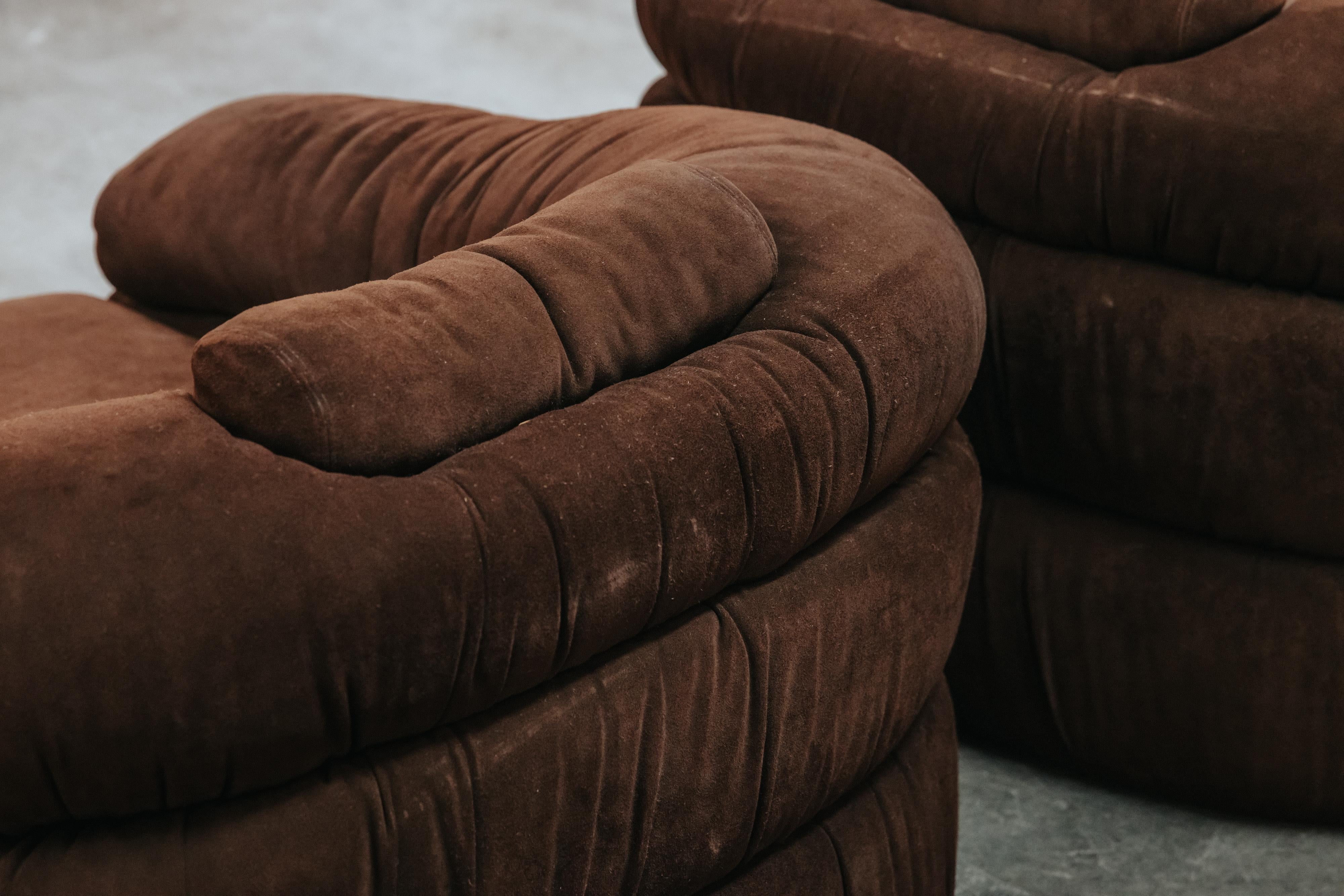 Daim Paire de chaises longues D'Urbino De Pas en daim d'Italie, vers 1970 en vente