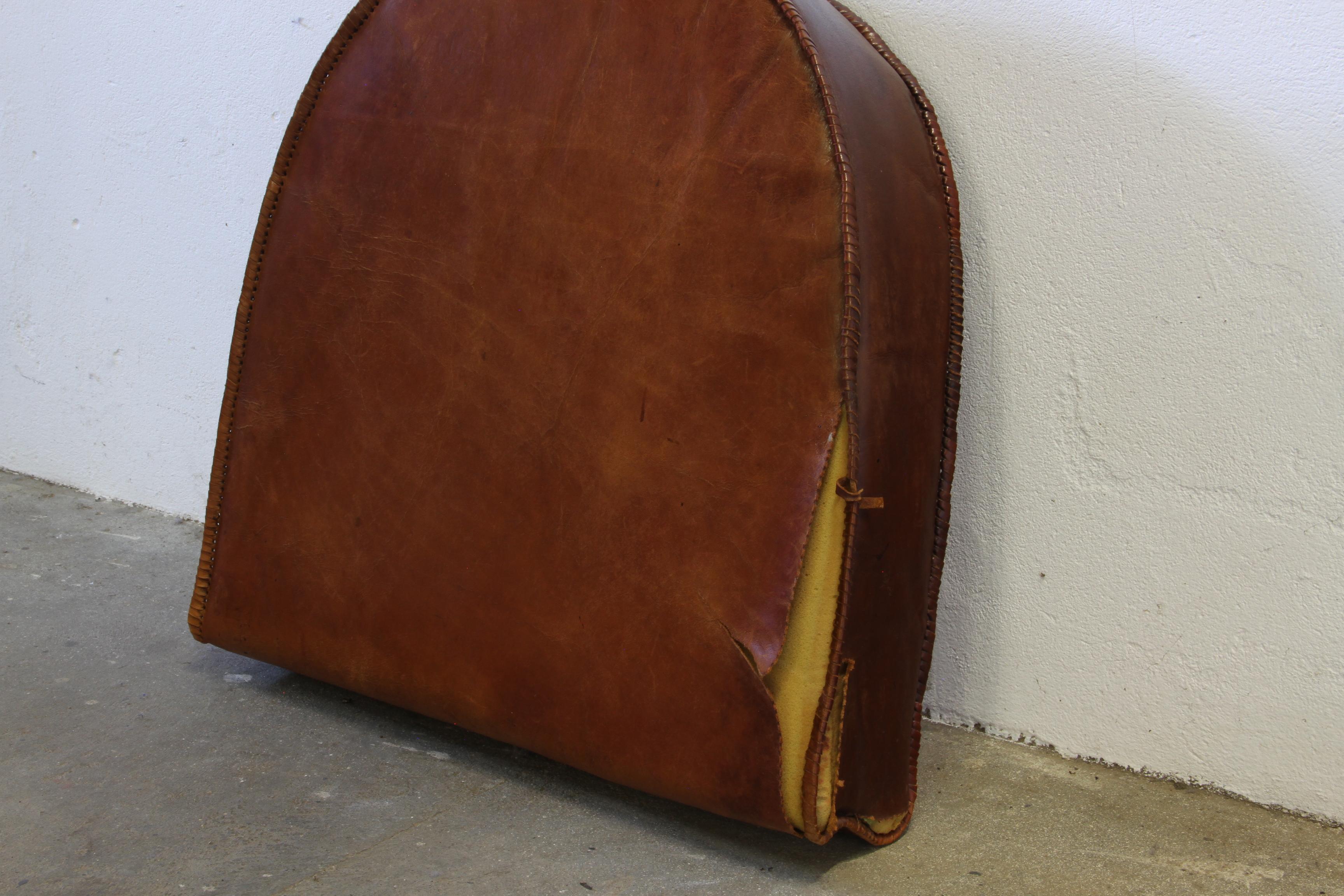 Paire vintage de chaises Club en cuir du début du 20e siècle, Danish Modern Lounge en vente 11