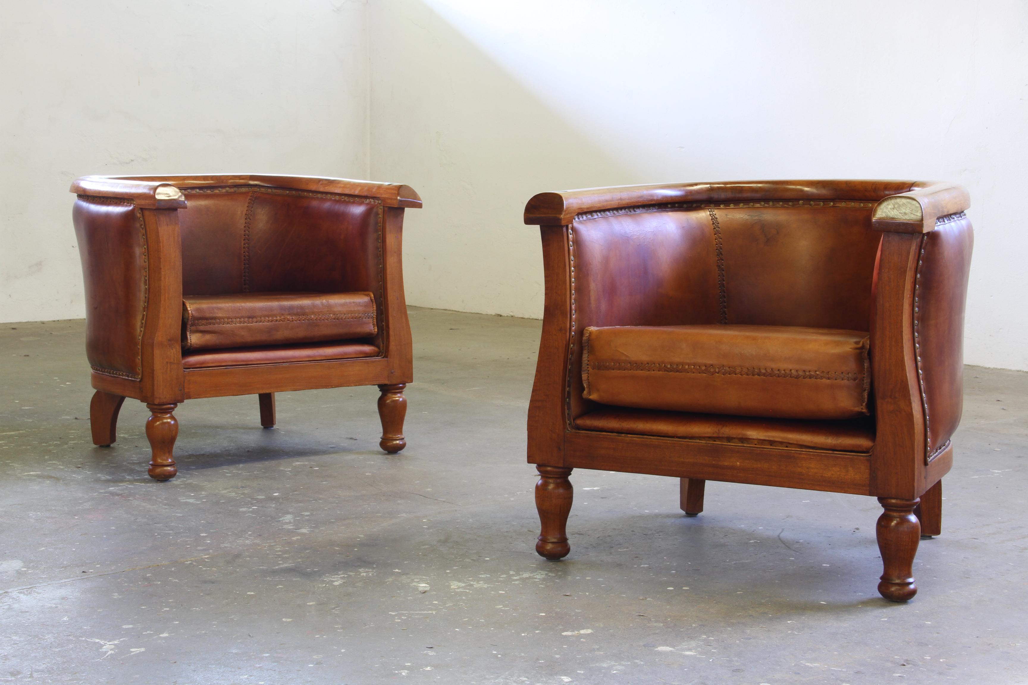 Bohème Paire vintage de chaises Club en cuir du début du 20e siècle, Danish Modern Lounge en vente