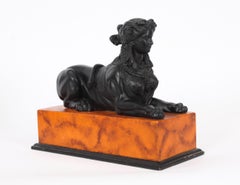 Ein Paar ägyptische liegende Sphinxen im Vintage-Stil, 20. Jahrhundert