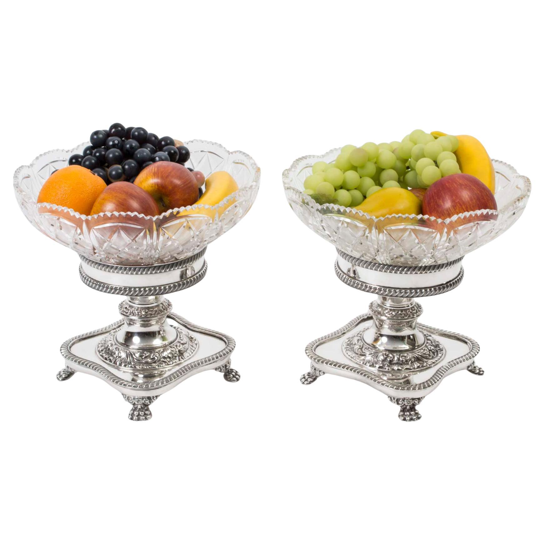 Pareja vintage de compoteras inglesas de plata y cristal tallado Siglo XX