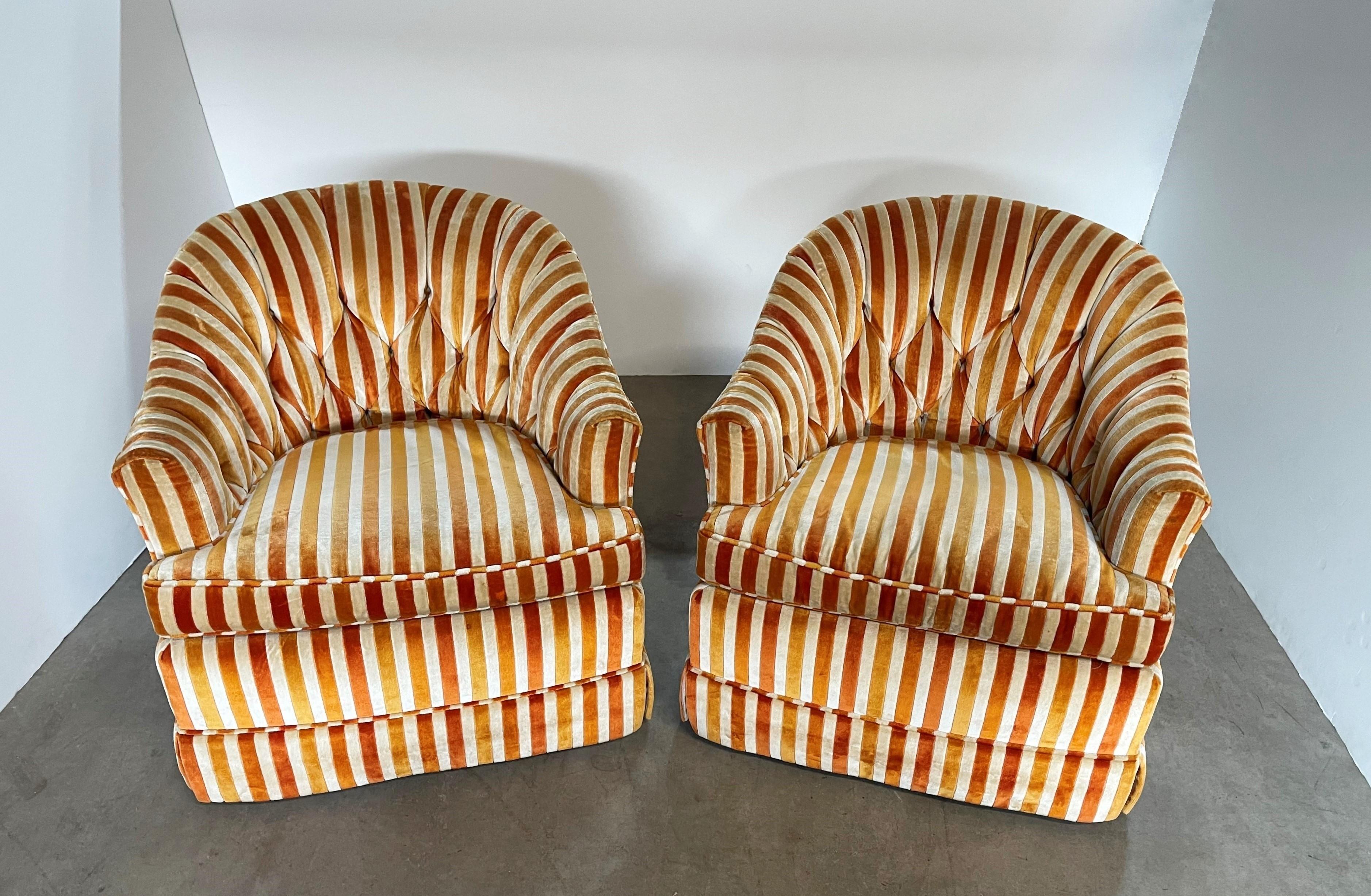Mid-Century Modern Paire de chaises pivotantes vintage rembourrées et matelassées Erwin Lambeth en vente