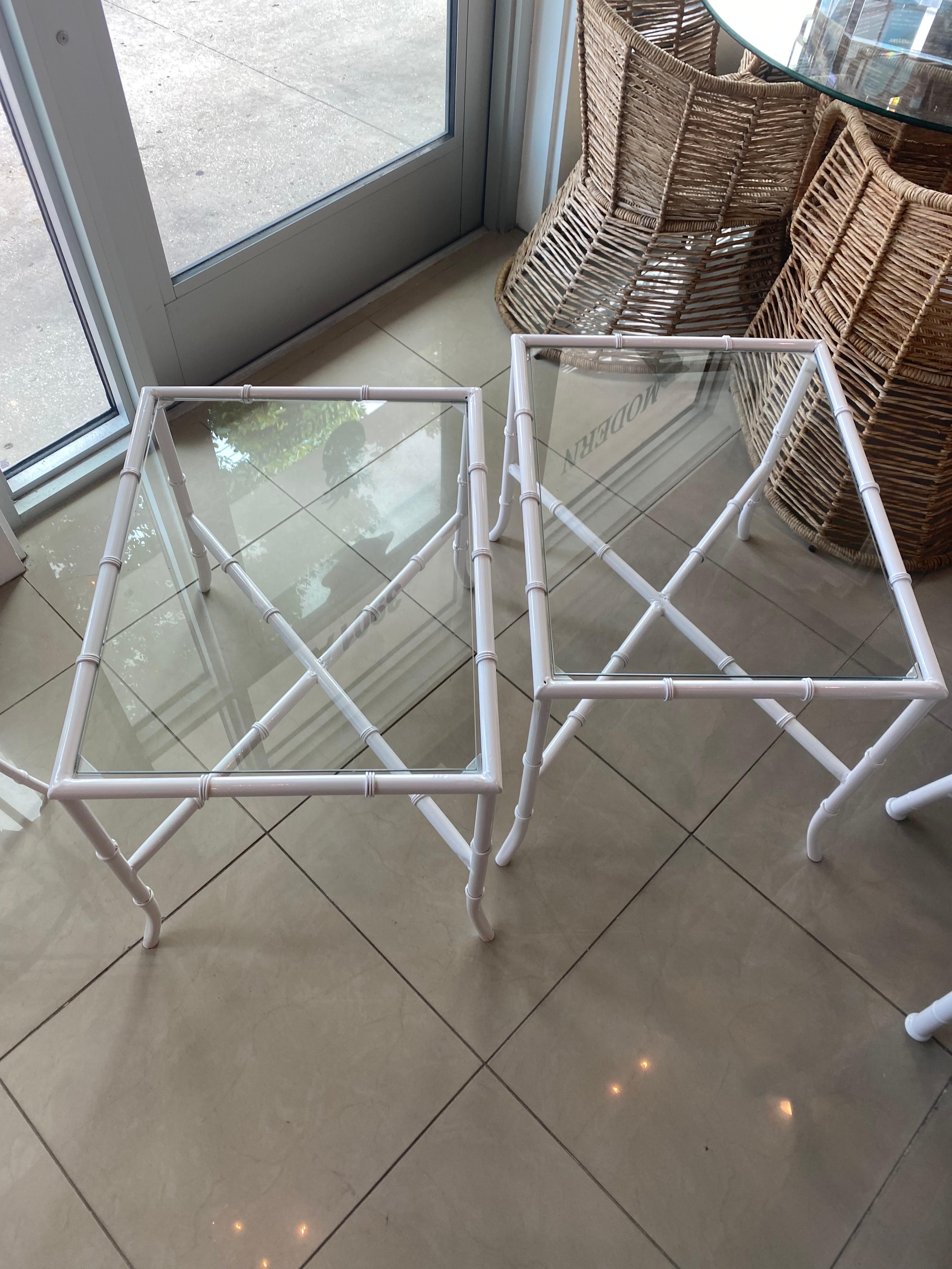 Vintage Pair Faux Bamboo Metal Side End Tables Powder-Coated White Patio Outdoor In Good Condition In West Palm Beach, FL