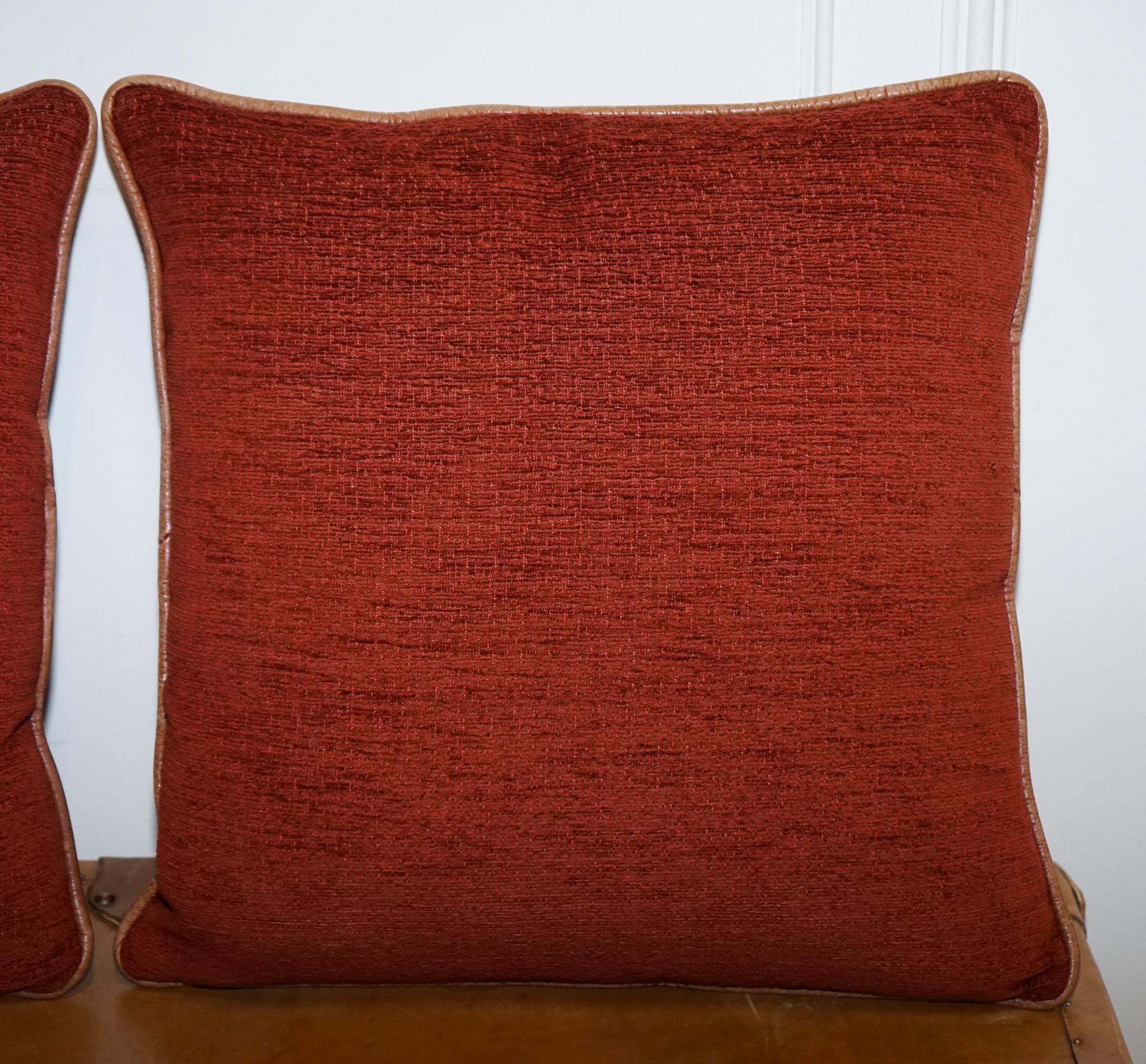 VINTAGE PAIR OF FEATHER FiLLED CHESTNUT BROWN LEATHER & FABRIC SCATTER CUSHIONS For Sale 4