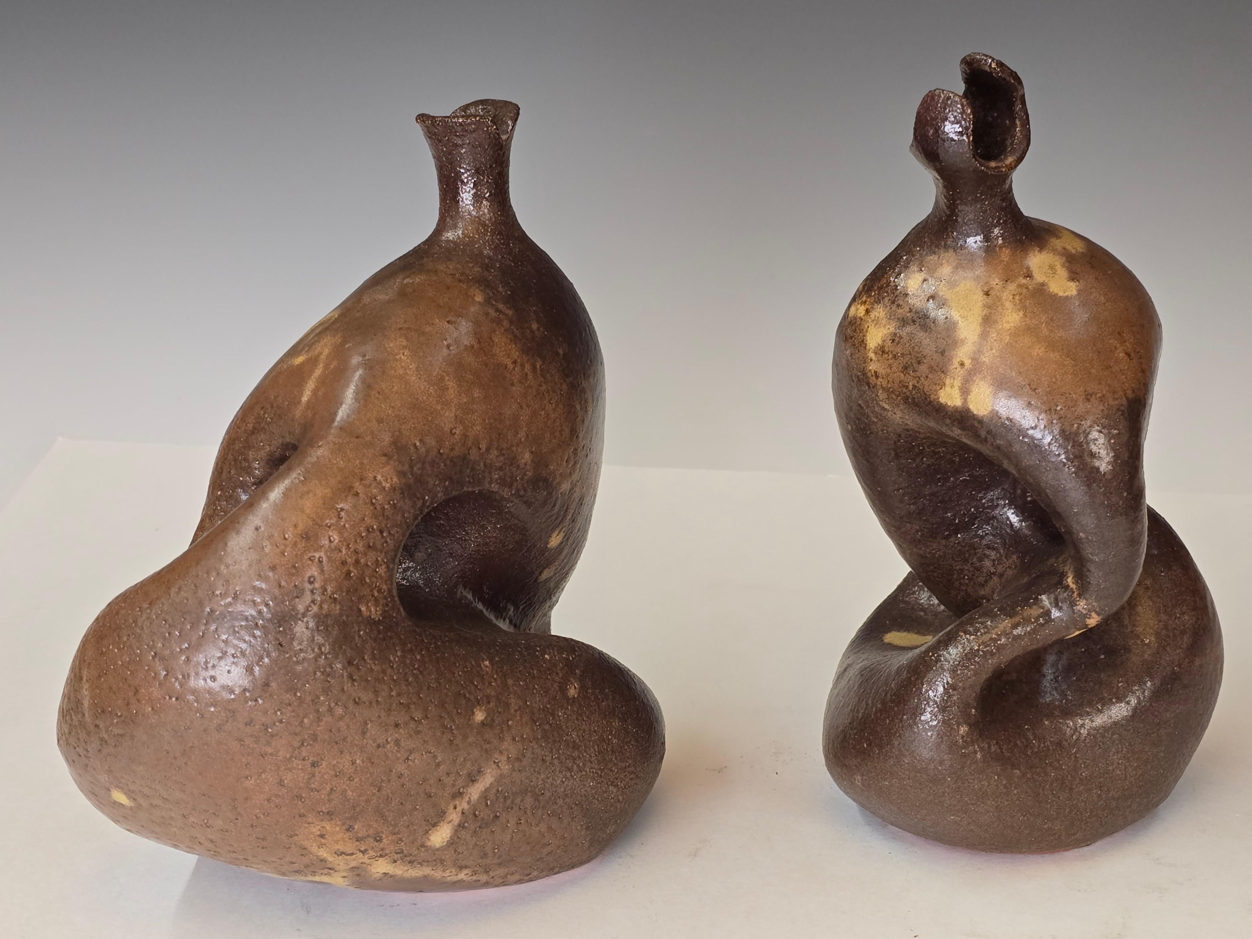 Paire de vases figuratifs abstraits en Studio Pottery Bon état - En vente à Kilmarnock, VA
