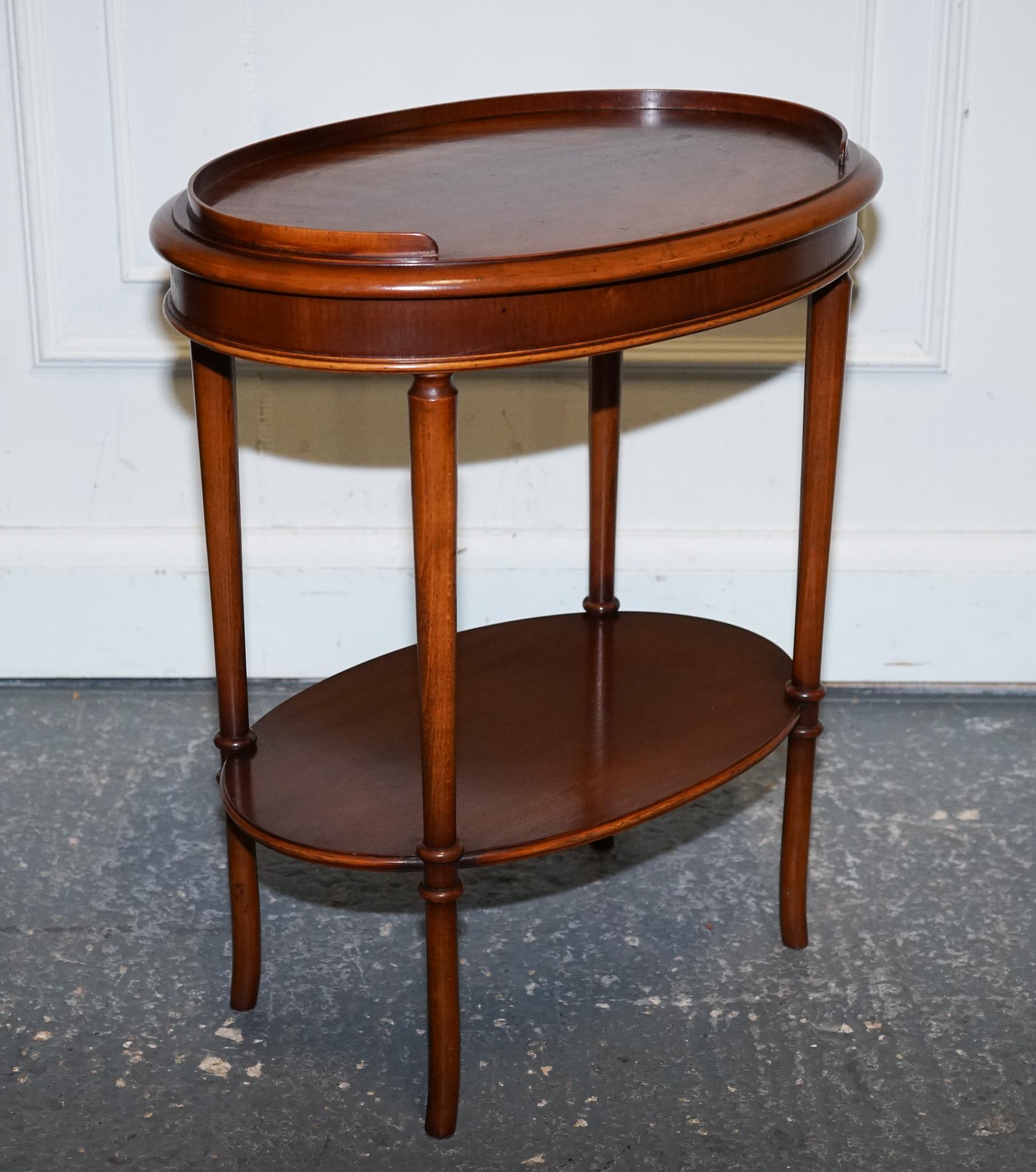 20th Century VINTAGE PAIR OF FLAMED MAHOGANY OVAL SIDE END WINE LAMP TABLE GALLERY RAiL TOP For Sale