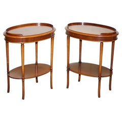 PAIRE DE LAMPE DE VINE DE TABLE DE CÔTÉ EN MAHOGANY OVAL D'ANCIENNE PIRE DE TABLE DE GALERIE RAiL TOP