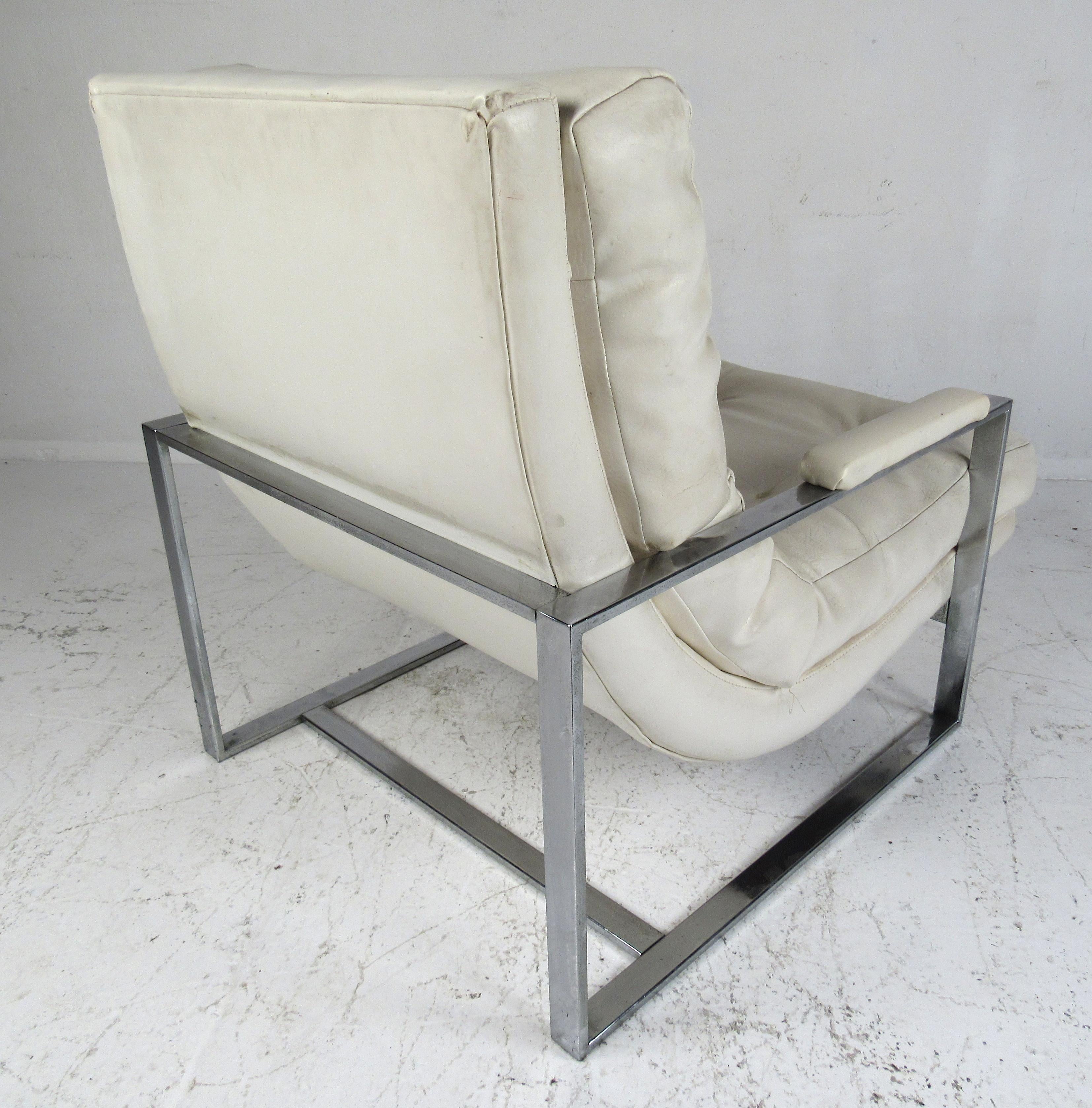 Late 20th Century Vintage Pair of Flat Bar Chrome and Vinyl Lounge Chairs For Sale