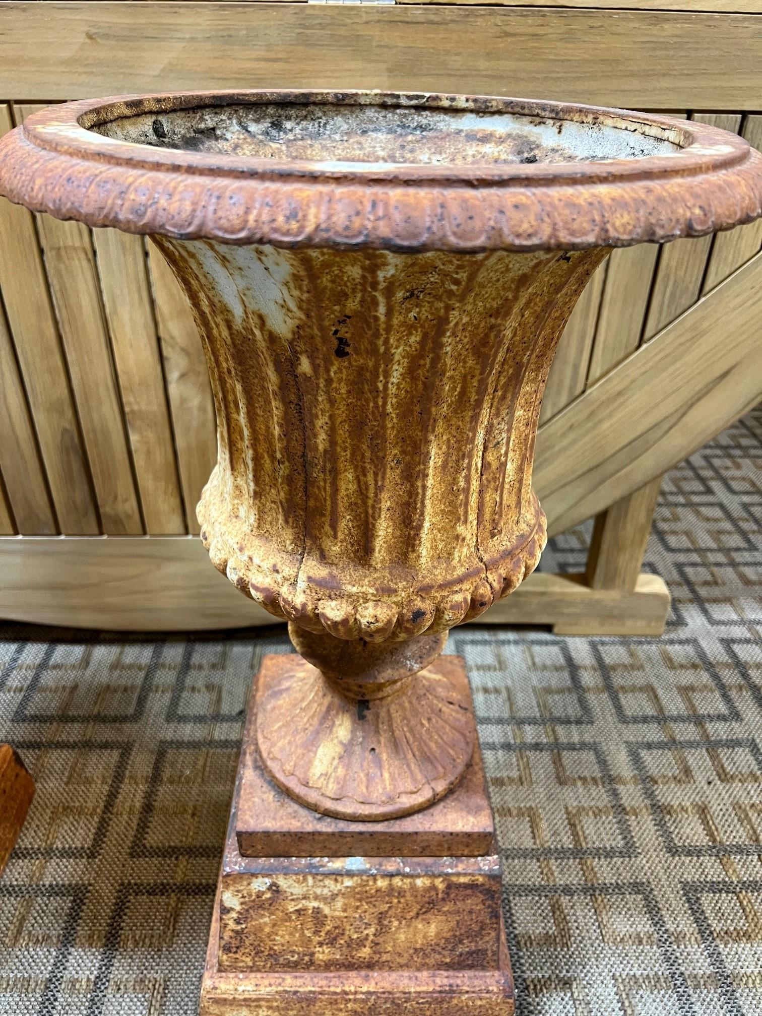 Vintage Pair of Fluted Cast Iron Urns on Square Bases For Sale 1