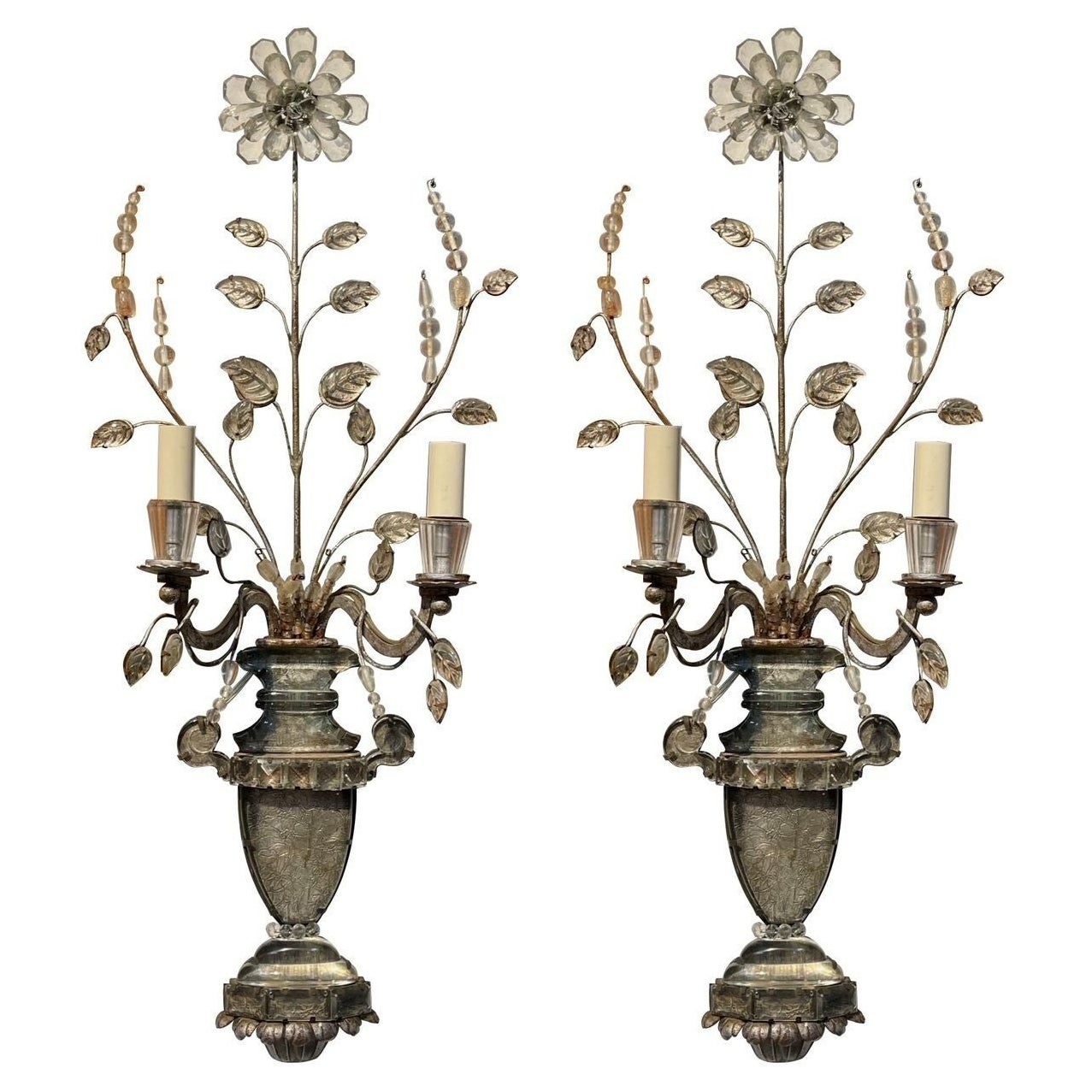 Coppia di lampade francesi Bagues in cristallo e foglie d'argento d'epoca