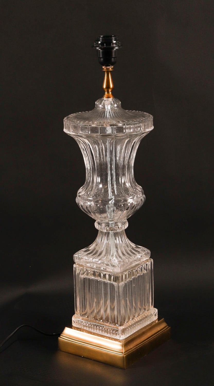 Francese Vintage Pair of French Glass & Ormolu Table Lamps 20th Century in vendita