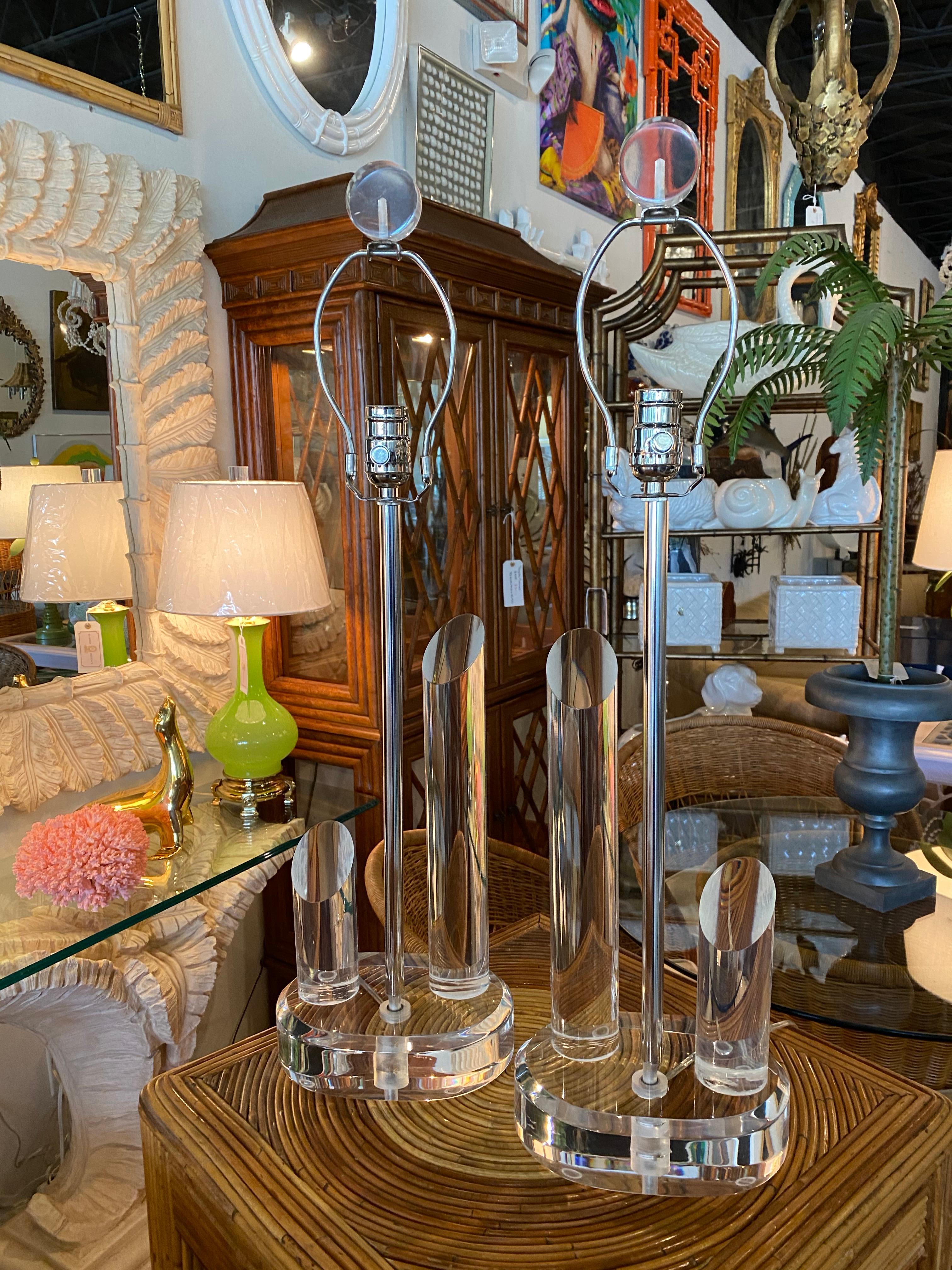 Late 20th Century Vintage Pair of Geometric Lucite Table Lamps Chrome Newly Wired For Sale