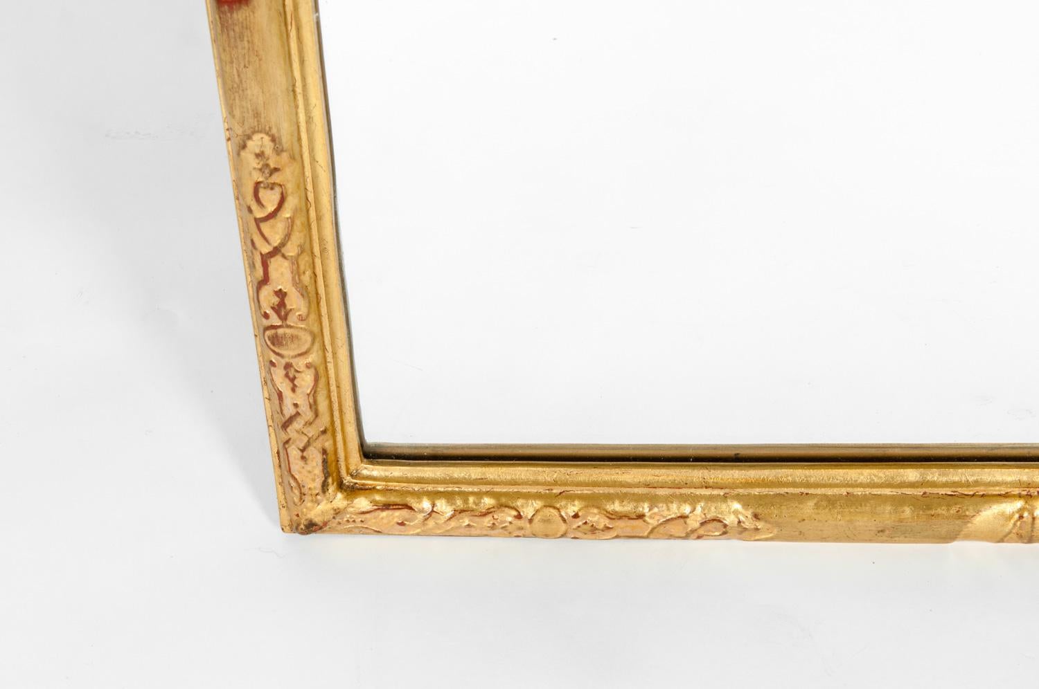 Vintage Pair of Gilded Wood Framed Hanging Wall Mirrors In Excellent Condition In Tarry Town, NY