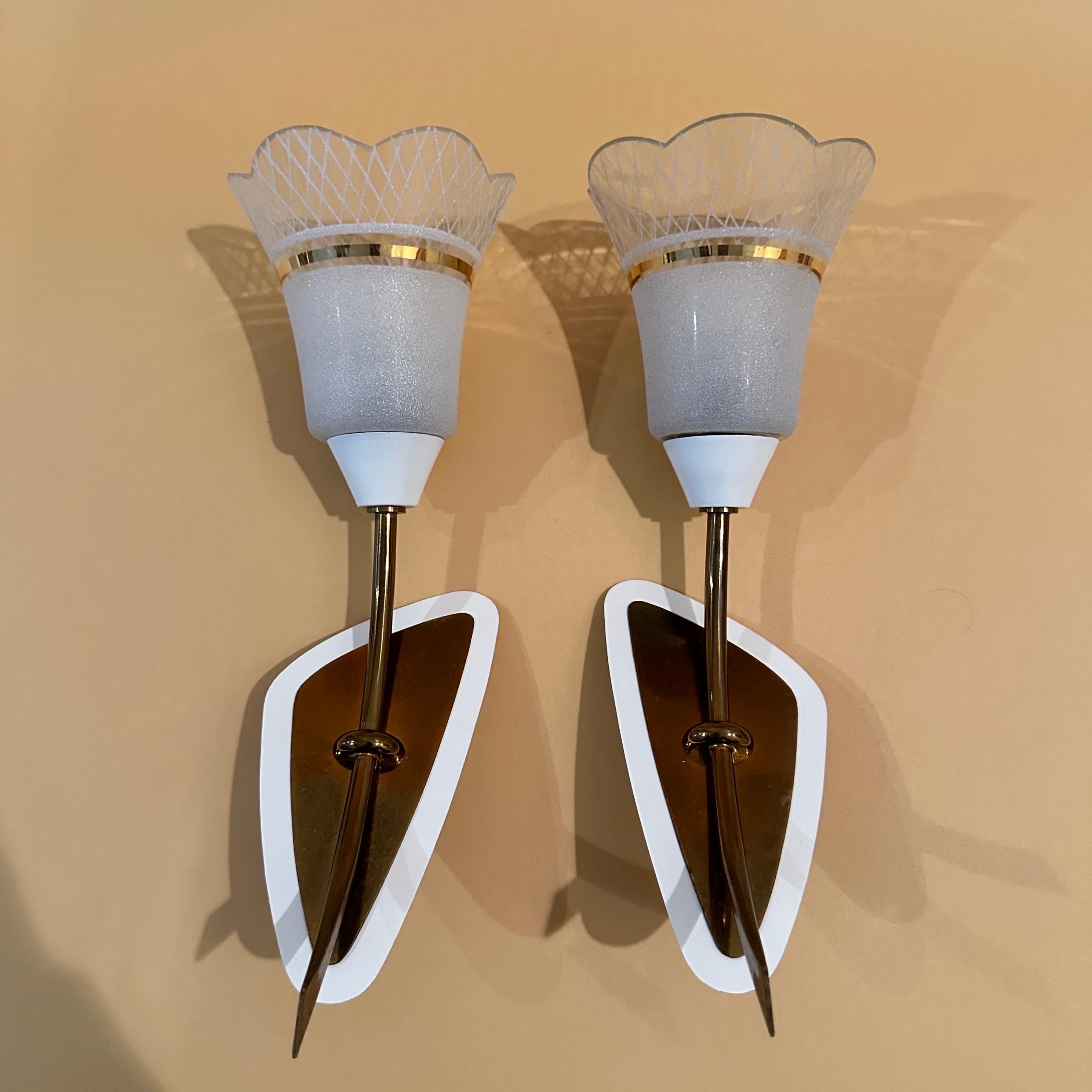 Vintage Pair of Glass, Brass and White Sconces with Scalloped Glass Shades 4