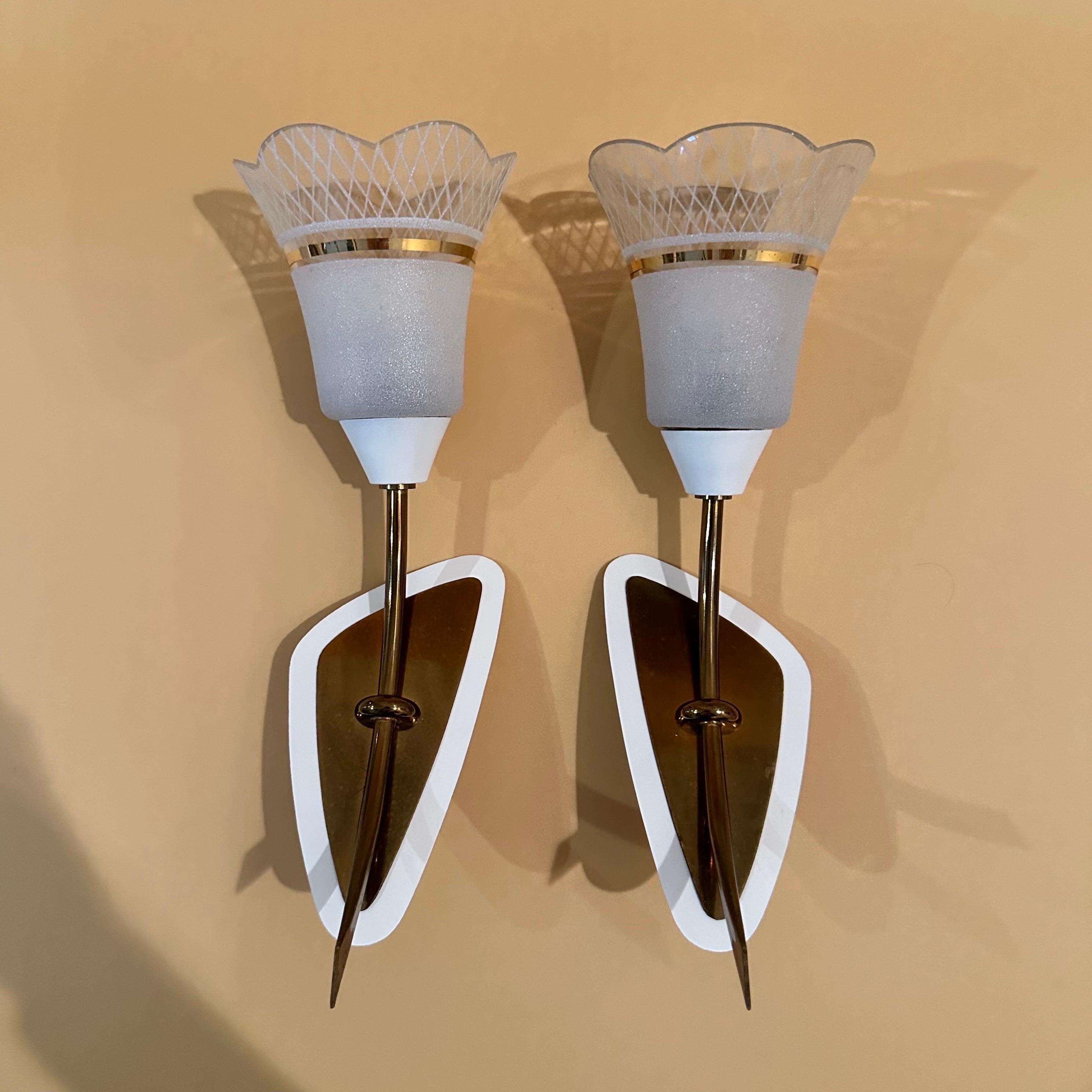 Vintage Pair of Glass, Brass and White Sconces with Scalloped Glass Shades In Good Condition In Amityville, NY