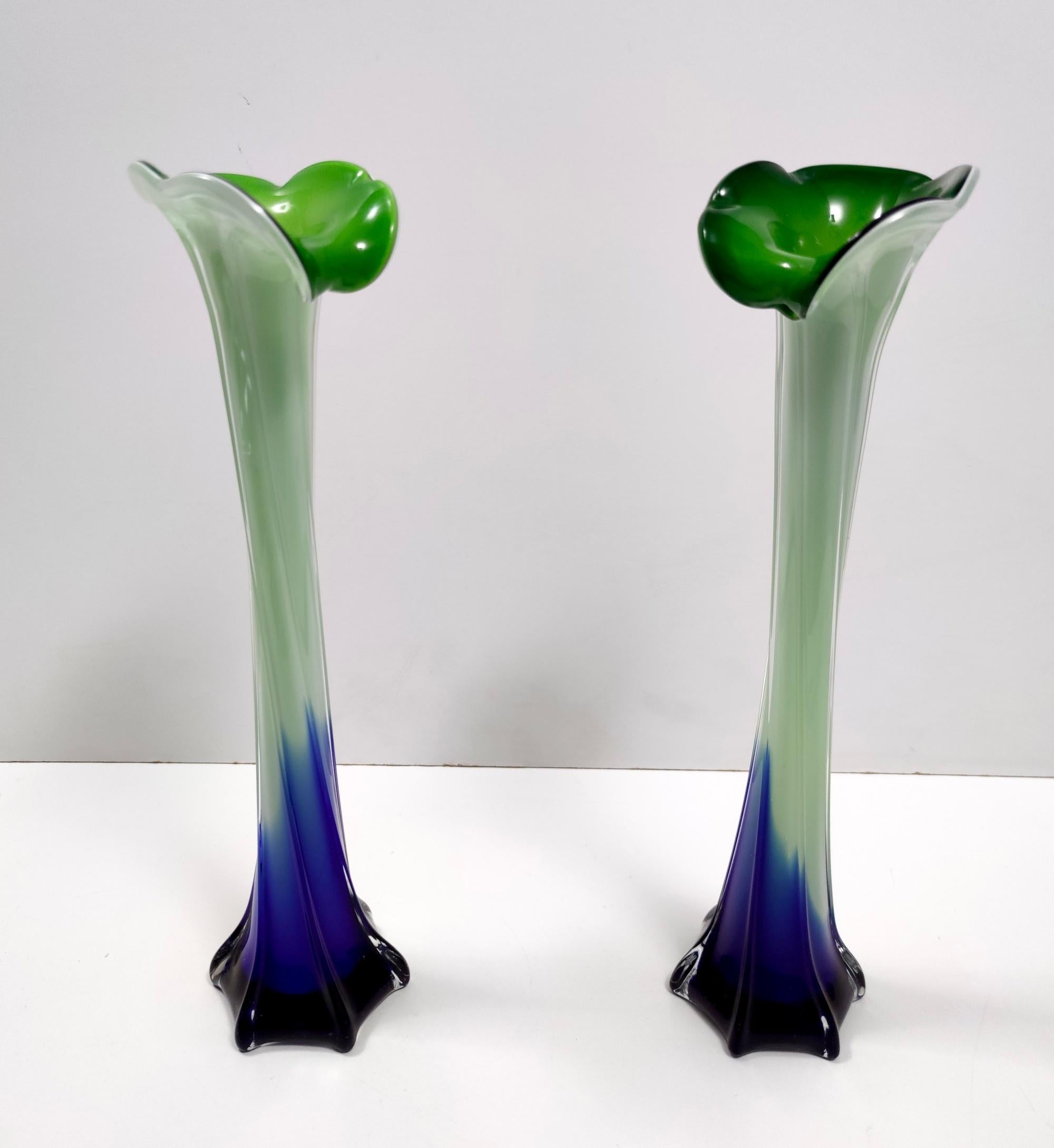 Vintage Pair of Green and Blue Encased Murano Glass Vases, Italy In Excellent Condition In Bresso, Lombardy