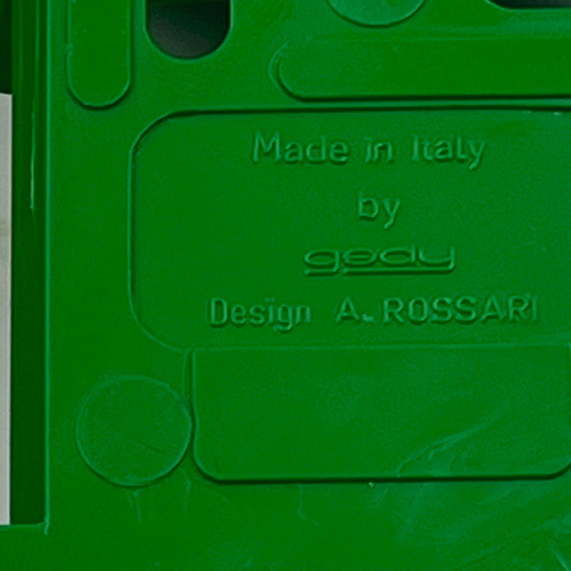 Fine XX secolo Coppia di appendiabiti verdi d'epoca di Ambrogio Rossari per Greene & Greene, New Old Stock