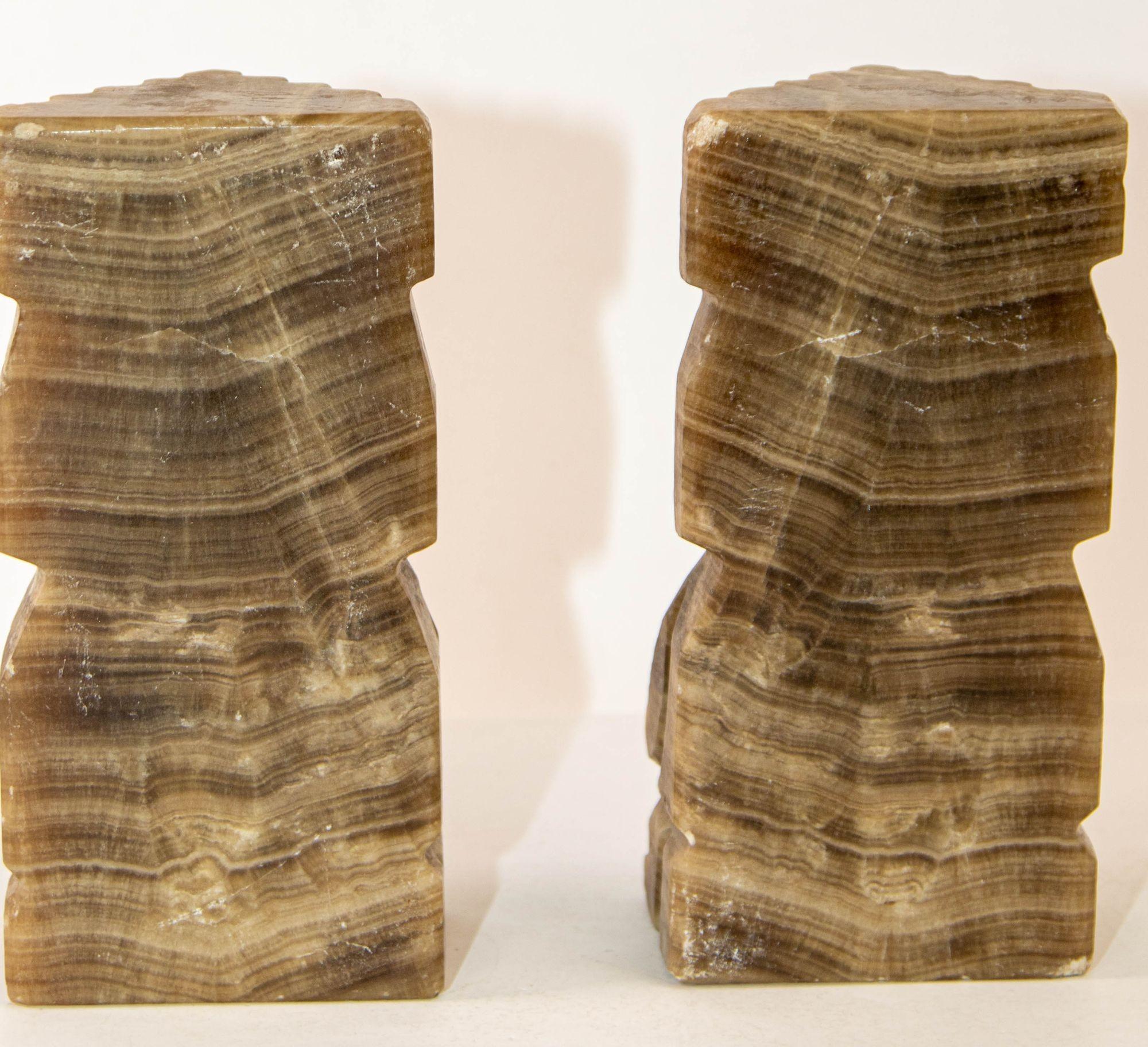 Vintage Carved Mexican Aztec Mayan Figure Onyx Stone Bookends 1950s In Good Condition For Sale In North Hollywood, CA