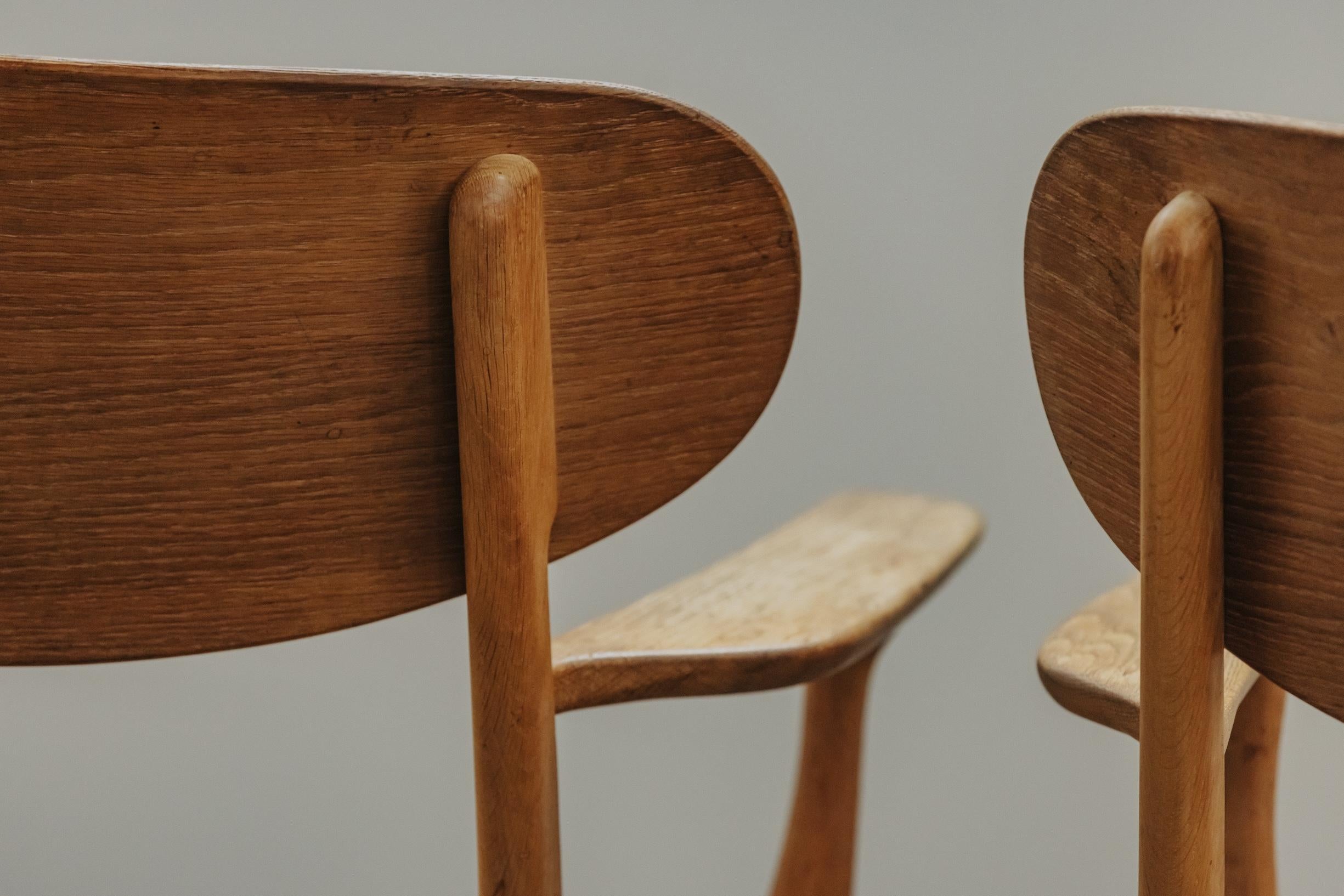 Chêne Paire de chaises longues Hans Wegner CIRCA du Danemark, Circa 1960 en vente