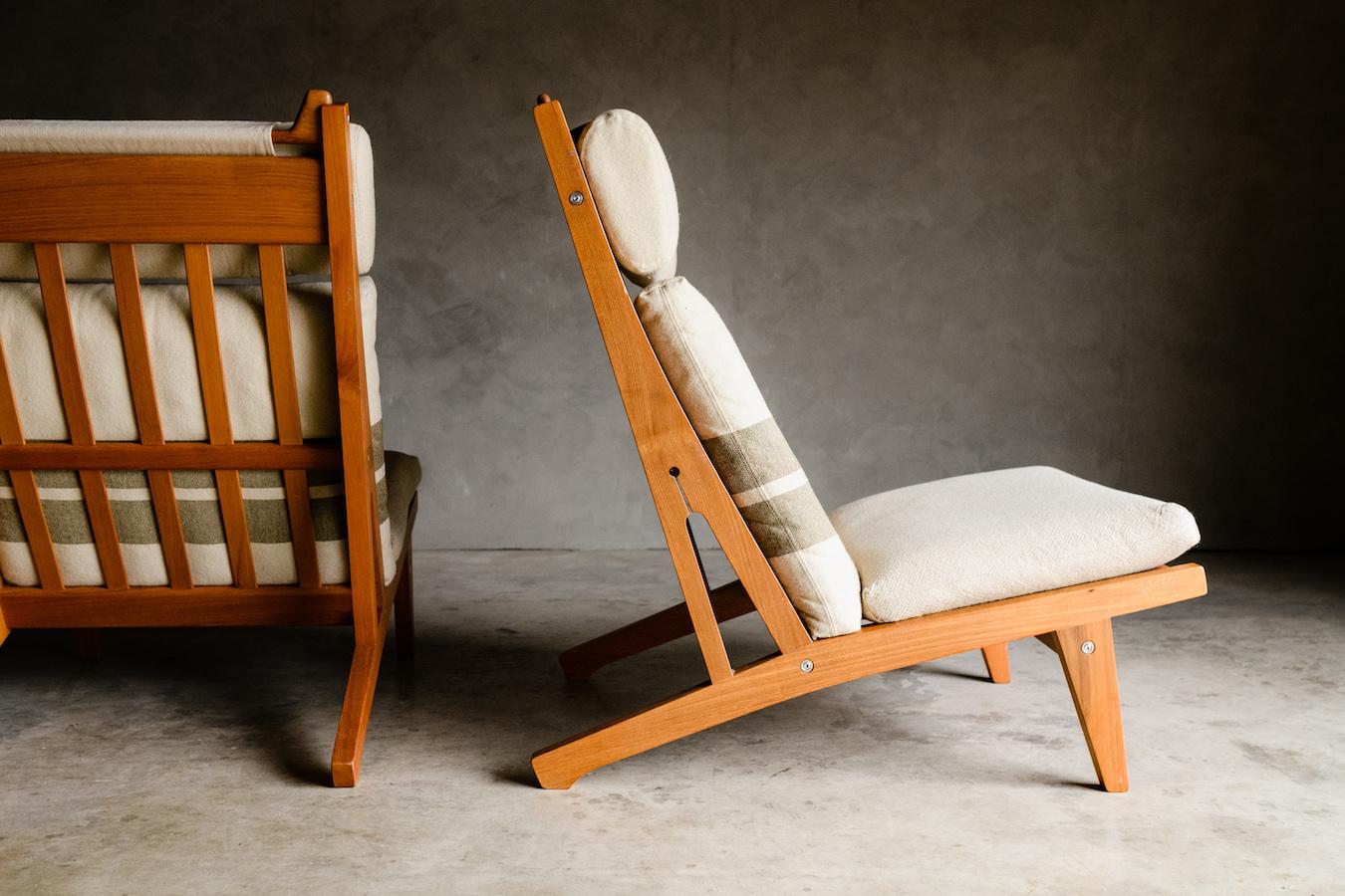 Oak Vintage Pair of Hans Wegner Lounge Chairs from Denmark, Circa 1960 For Sale