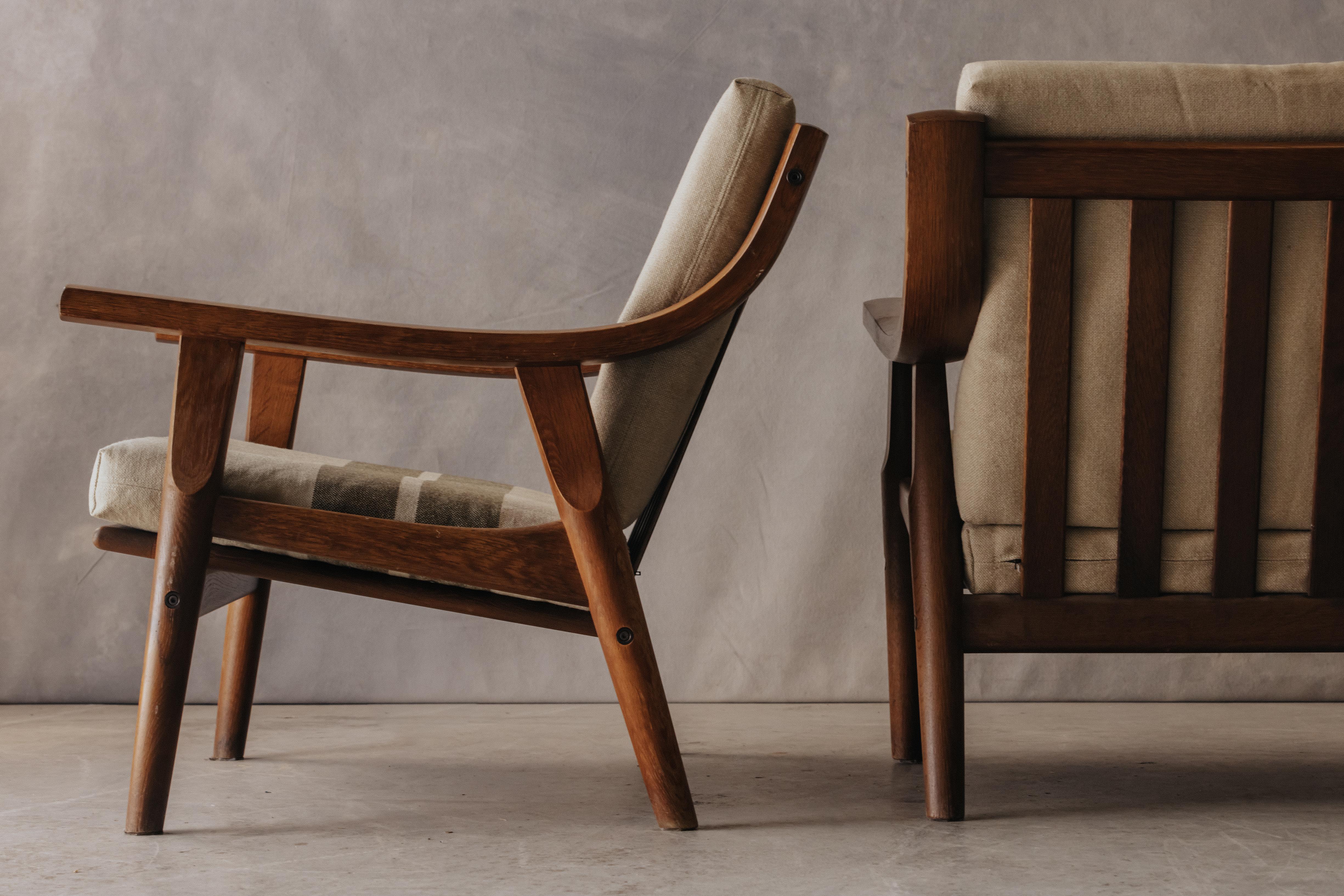 Vintage Pair Of Hans Wegner Lounge Chairs, Model GE 530, Denmark, Circa 1960 2