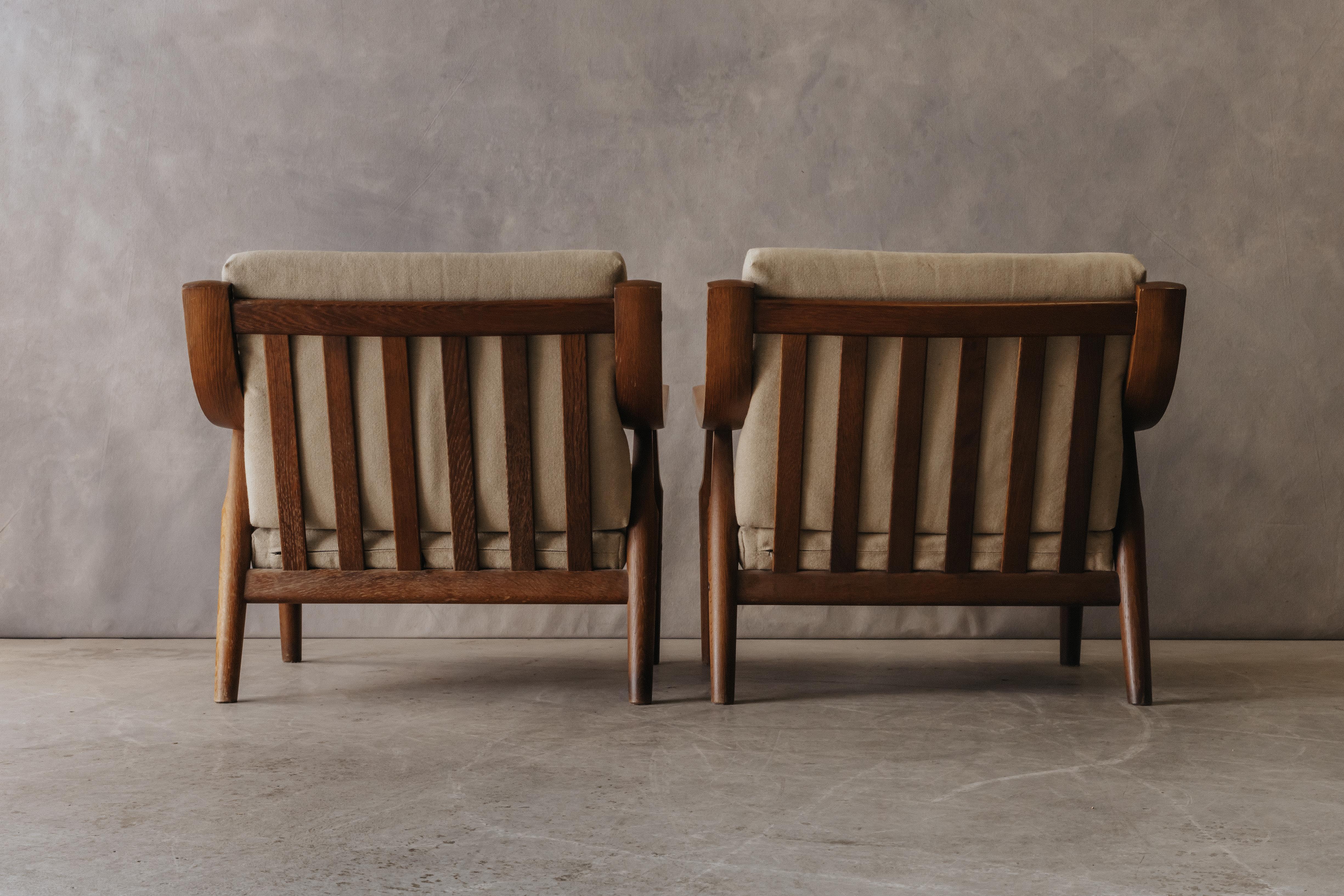 Vintage Pair Of Hans Wegner Lounge Chairs, Model GE 530, Denmark, Circa 1960 3