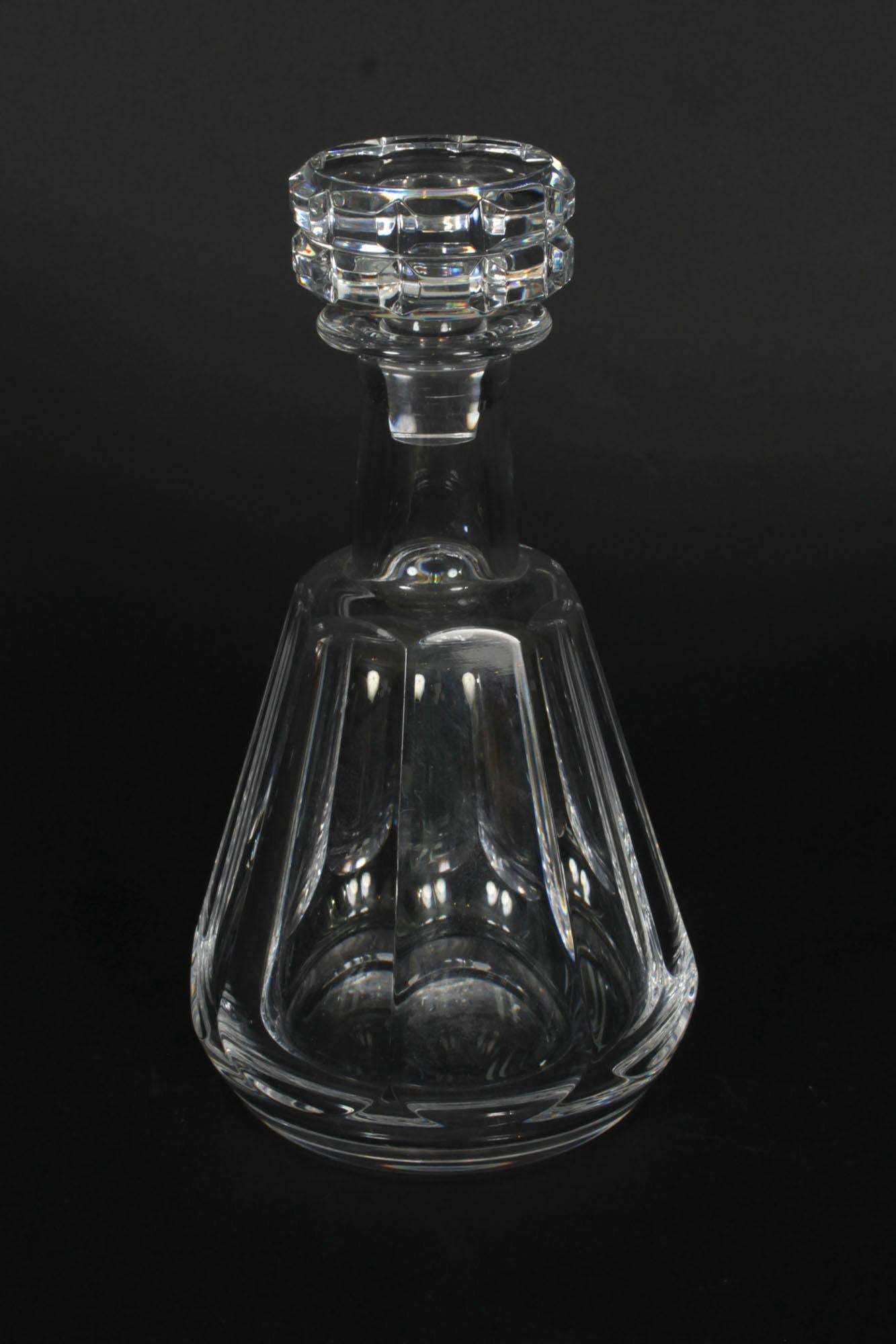Pareja vintage de decantadores de cristal Harcourt Talleyrand de Baccarat Mediados del siglo XX Francés en venta