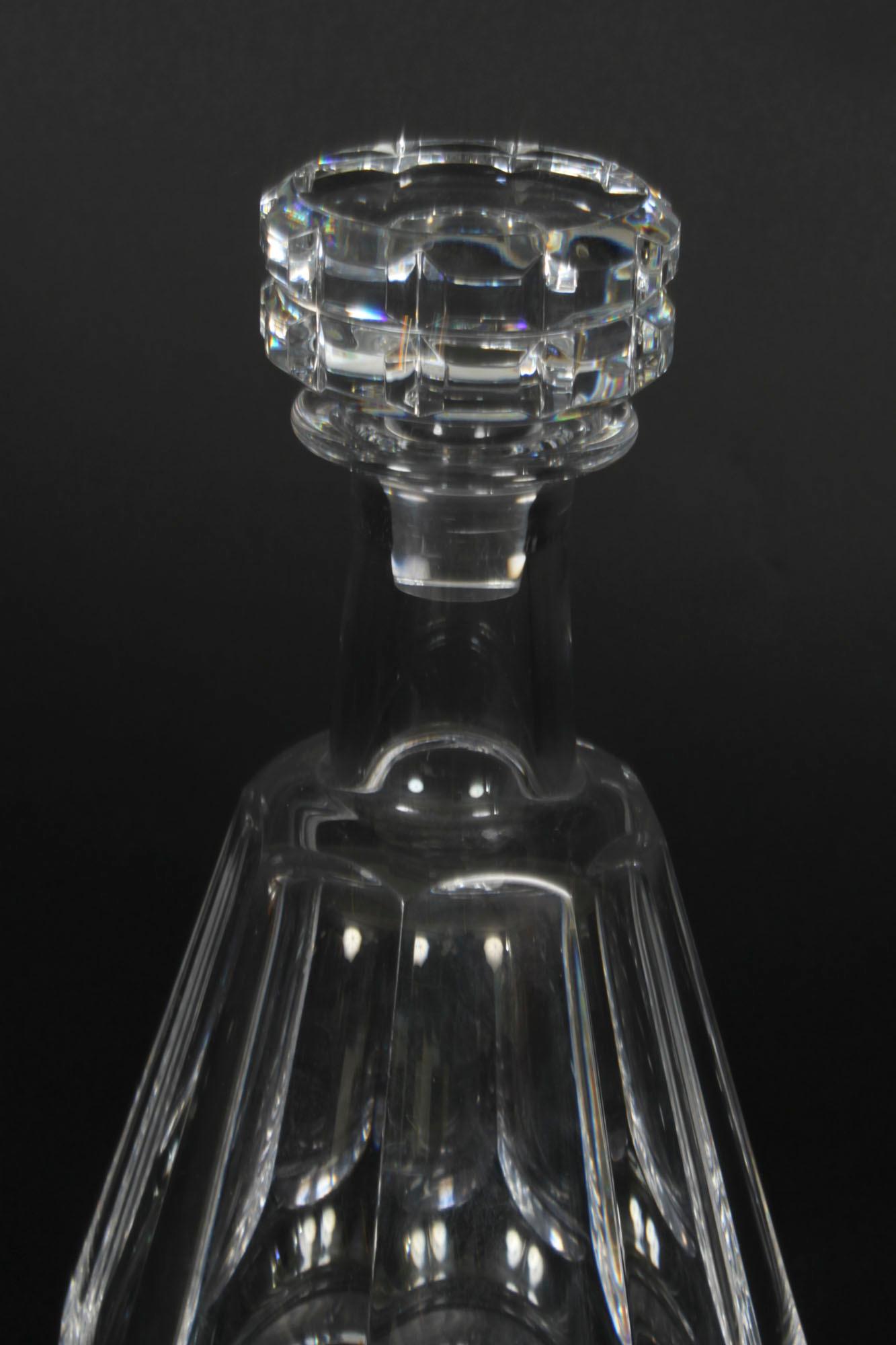 Pareja vintage de decantadores de cristal Harcourt Talleyrand de Baccarat Mediados del siglo XX en Bueno estado para la venta en London, GB