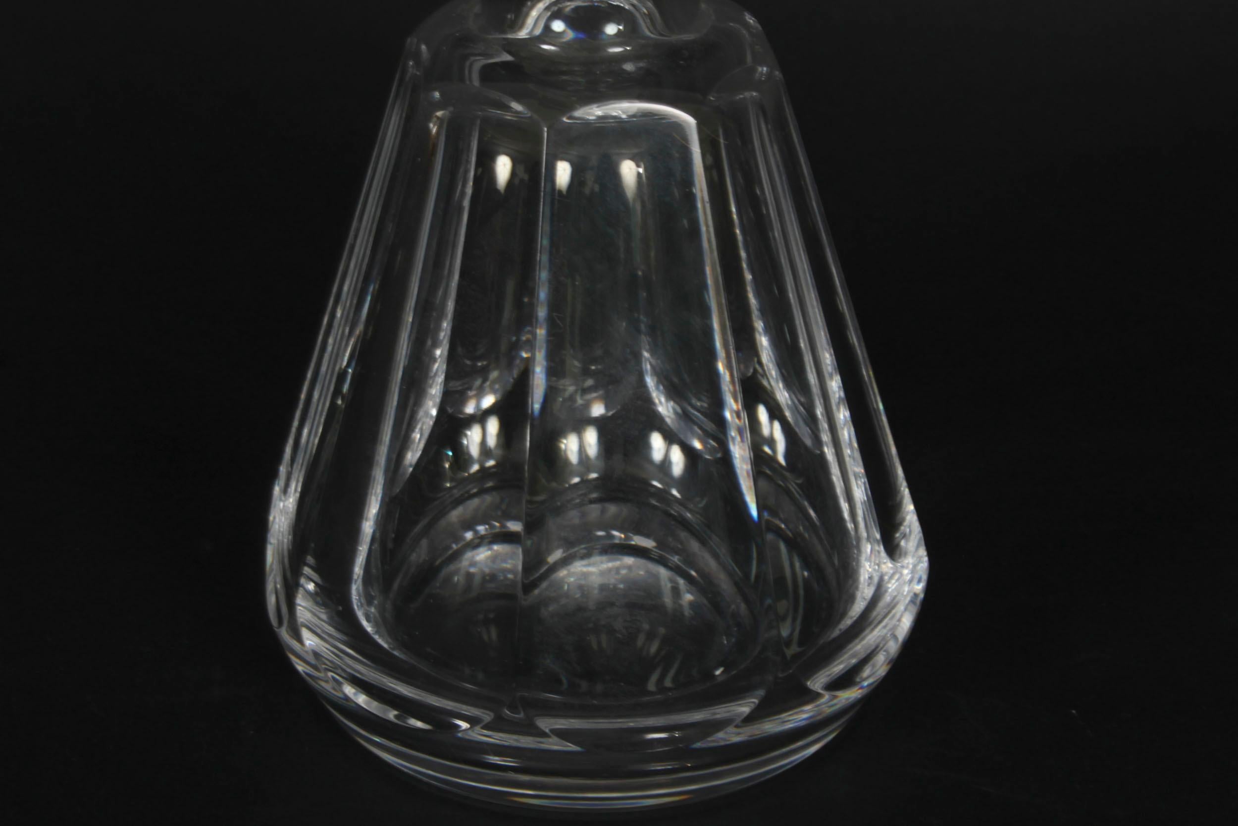 Paar Harcourt Talleyrand-Kristallkaraffen von Baccarat, Vintage, Mitte des 20. Jahrhunderts (Geschliffenes Glas) im Angebot