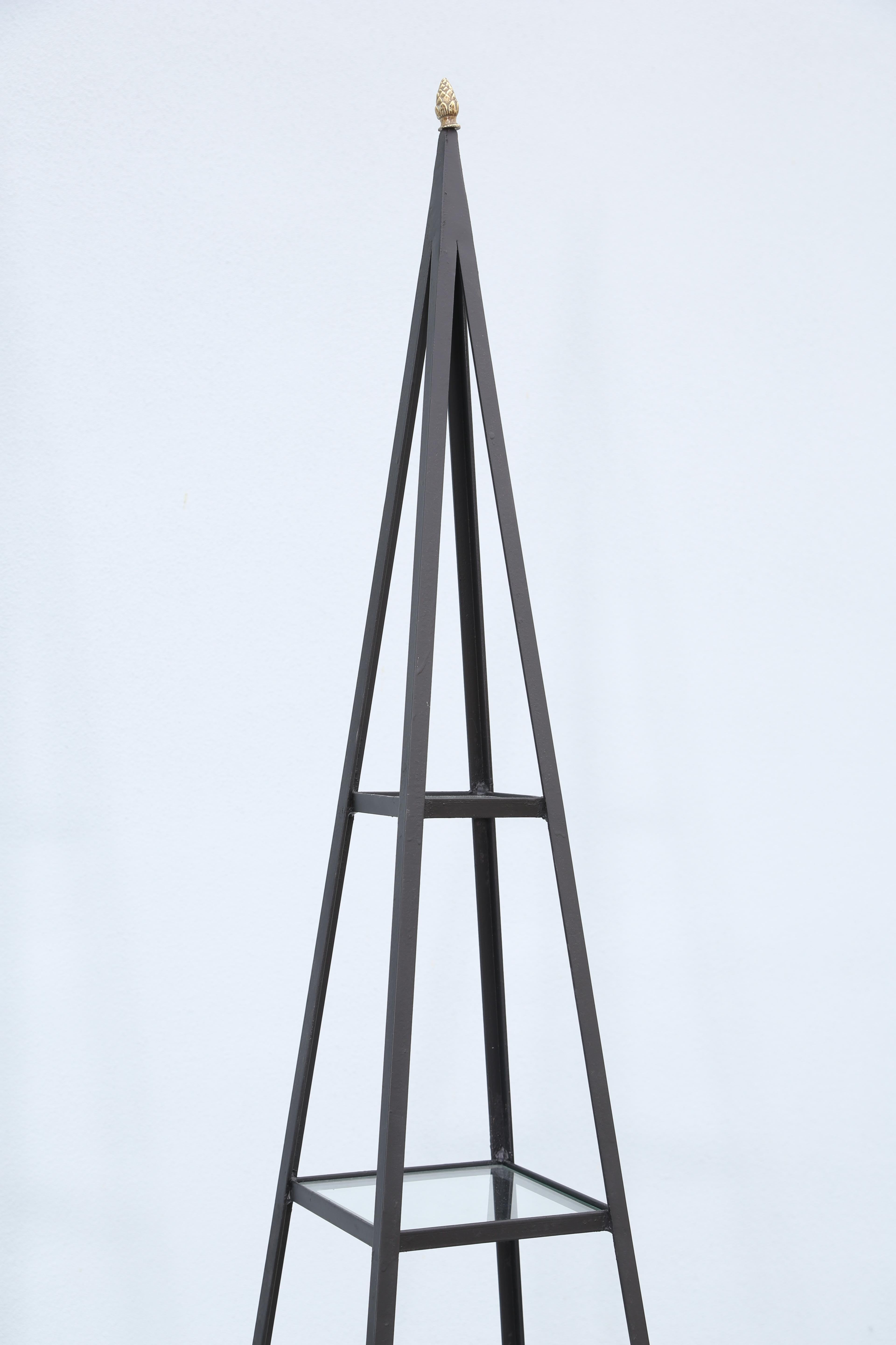 Vintage-Paar Eisen Obelisken (Belgisch)