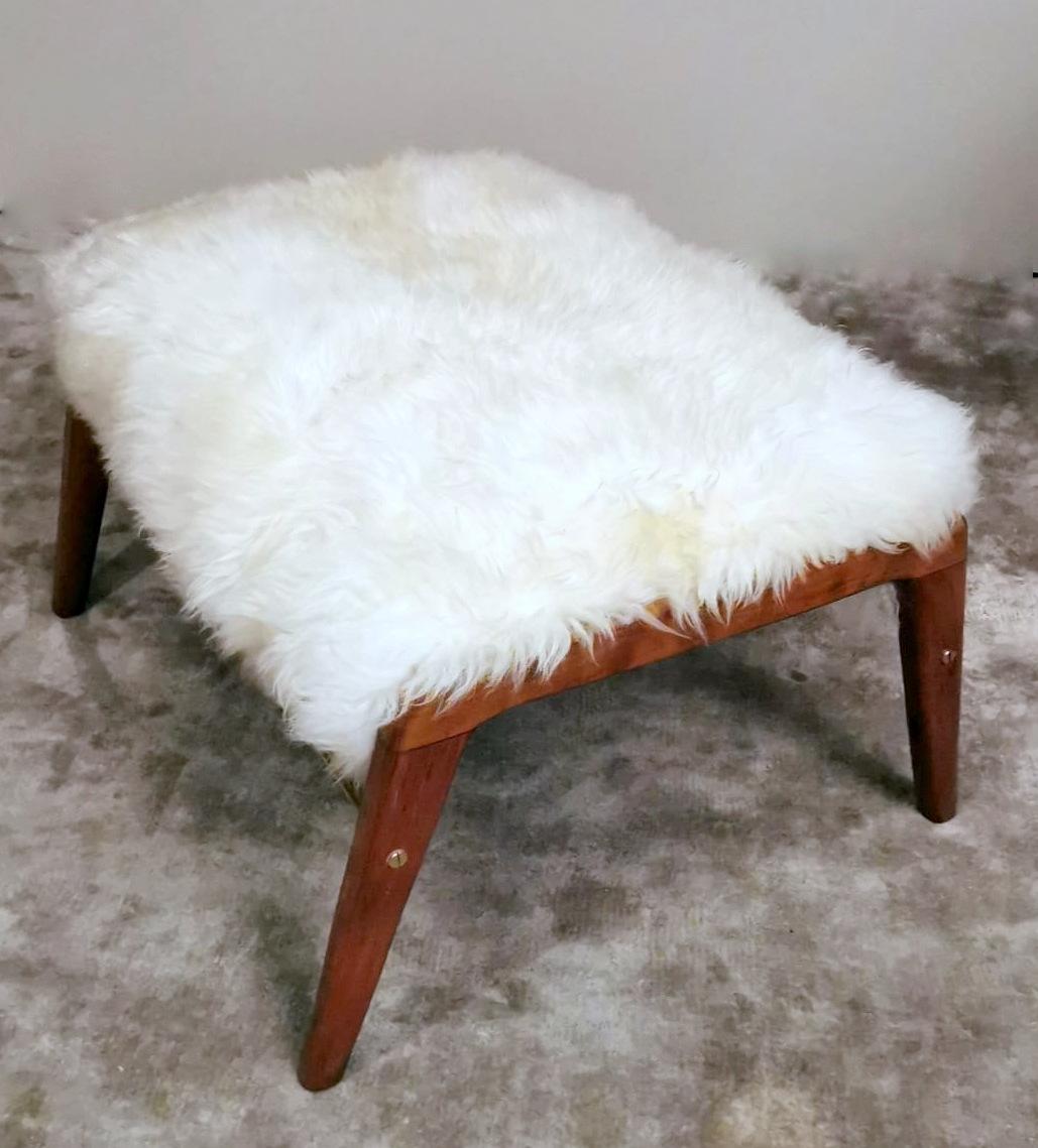 Vintage Pair Of Italian Benches With Mongolian Sheepskin In Good Condition In Prato, Tuscany