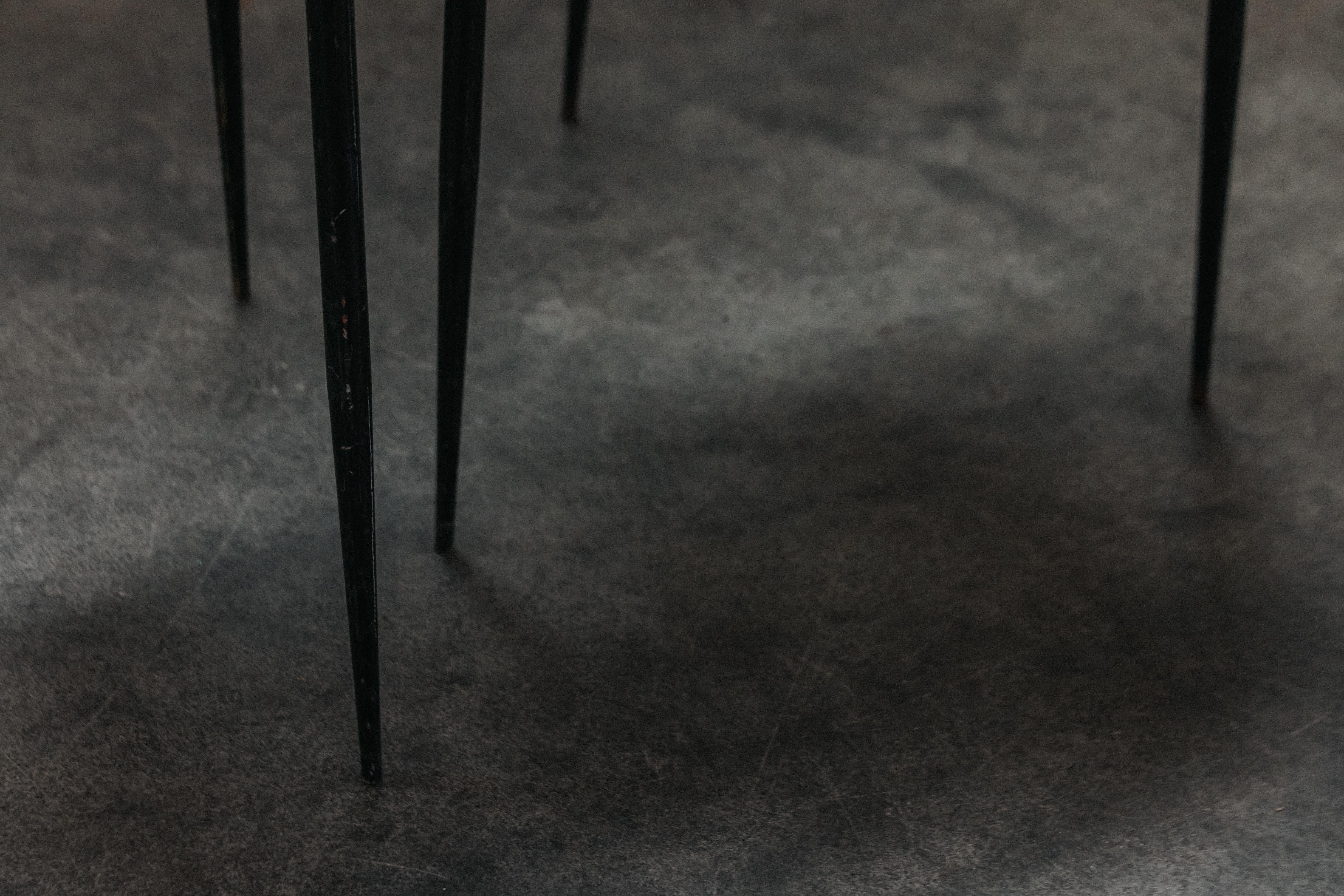 Paire de tables de bistro italiennes, vers 1960 en vente 1