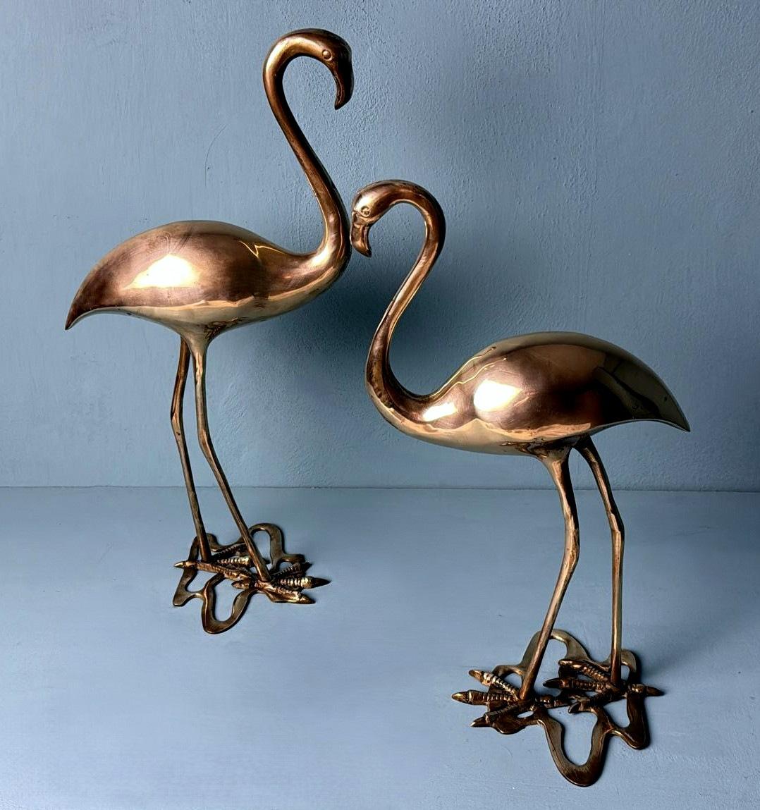 Italienisch   Mid Century Paar von  Flamingos aus Messing in Hohlraum (Moderne der Mitte des Jahrhunderts) im Angebot