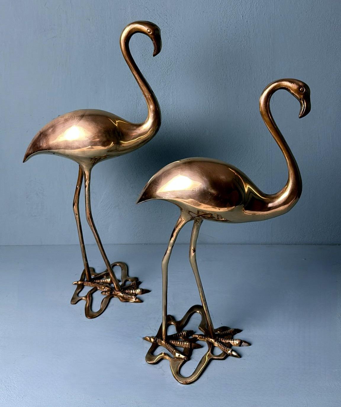 Italienisch   Mid Century Paar von  Flamingos aus Messing in Hohlraum (Poliert) im Angebot
