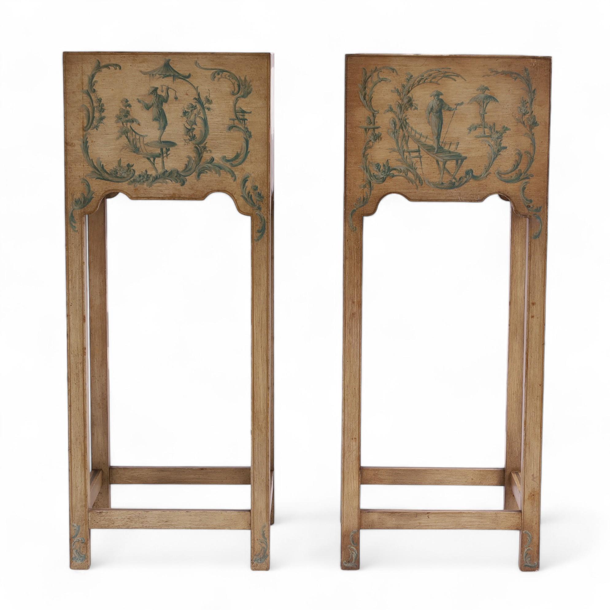 Bois de feuillus Paire de jardinières italiennes de style chinoiserie sur pied en vente