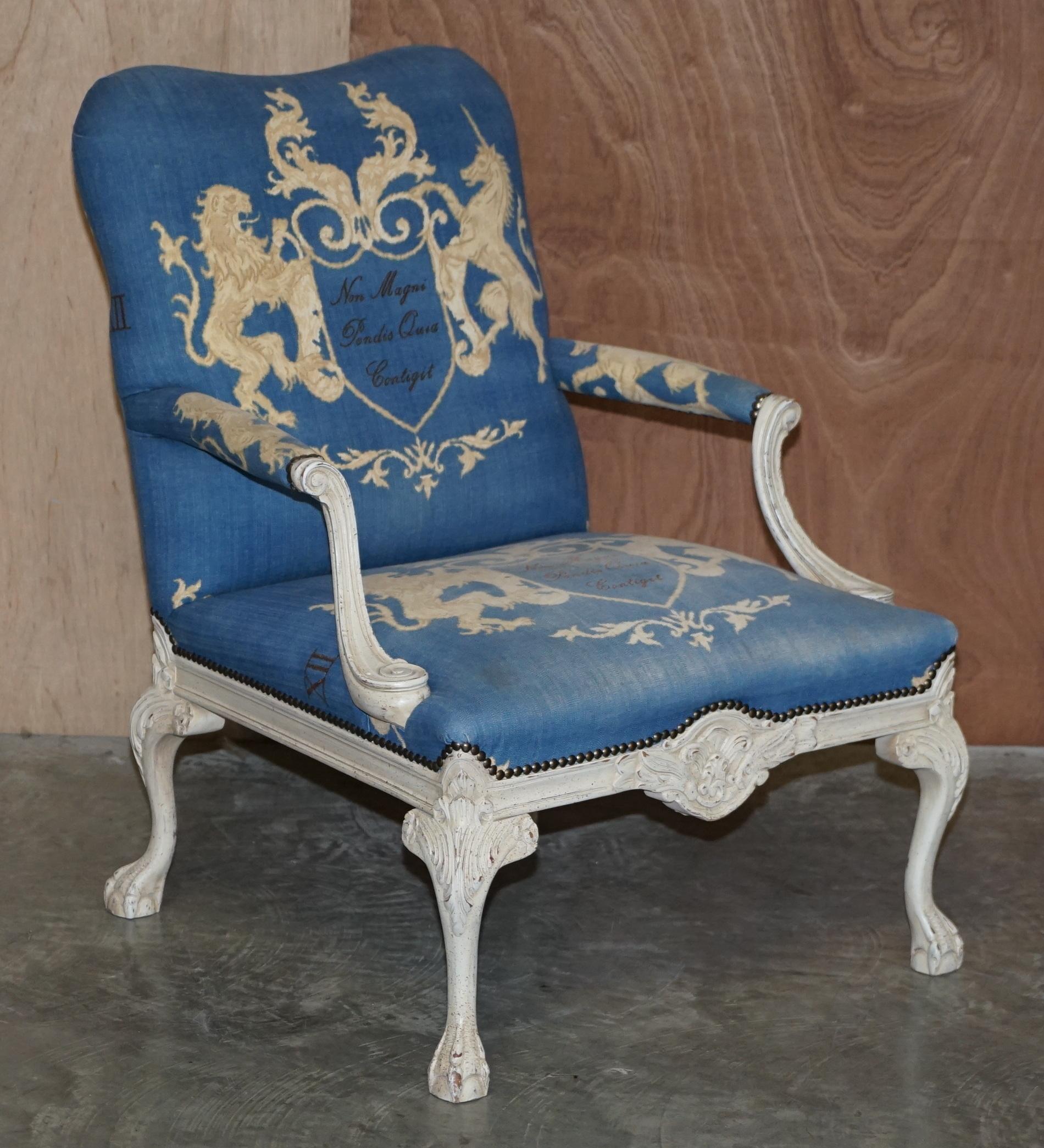 Vintage Pair of Italian Hand Painted Armchair Coat of Arms Armorial Upholstery 7