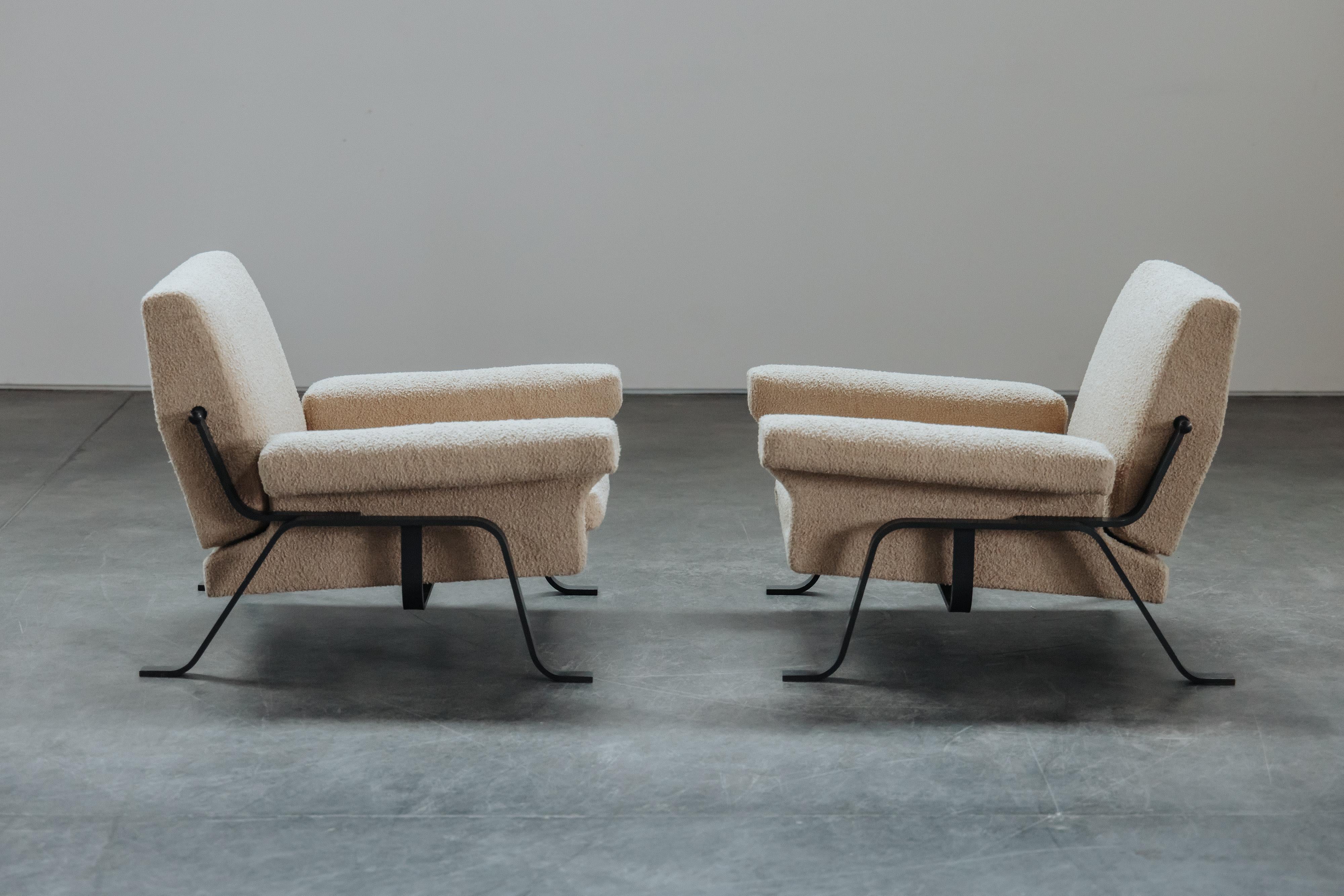 Vintage Pair of Italian Lounge Chairs, CIRCA 1970 (Ende des 20. Jahrhunderts) im Angebot