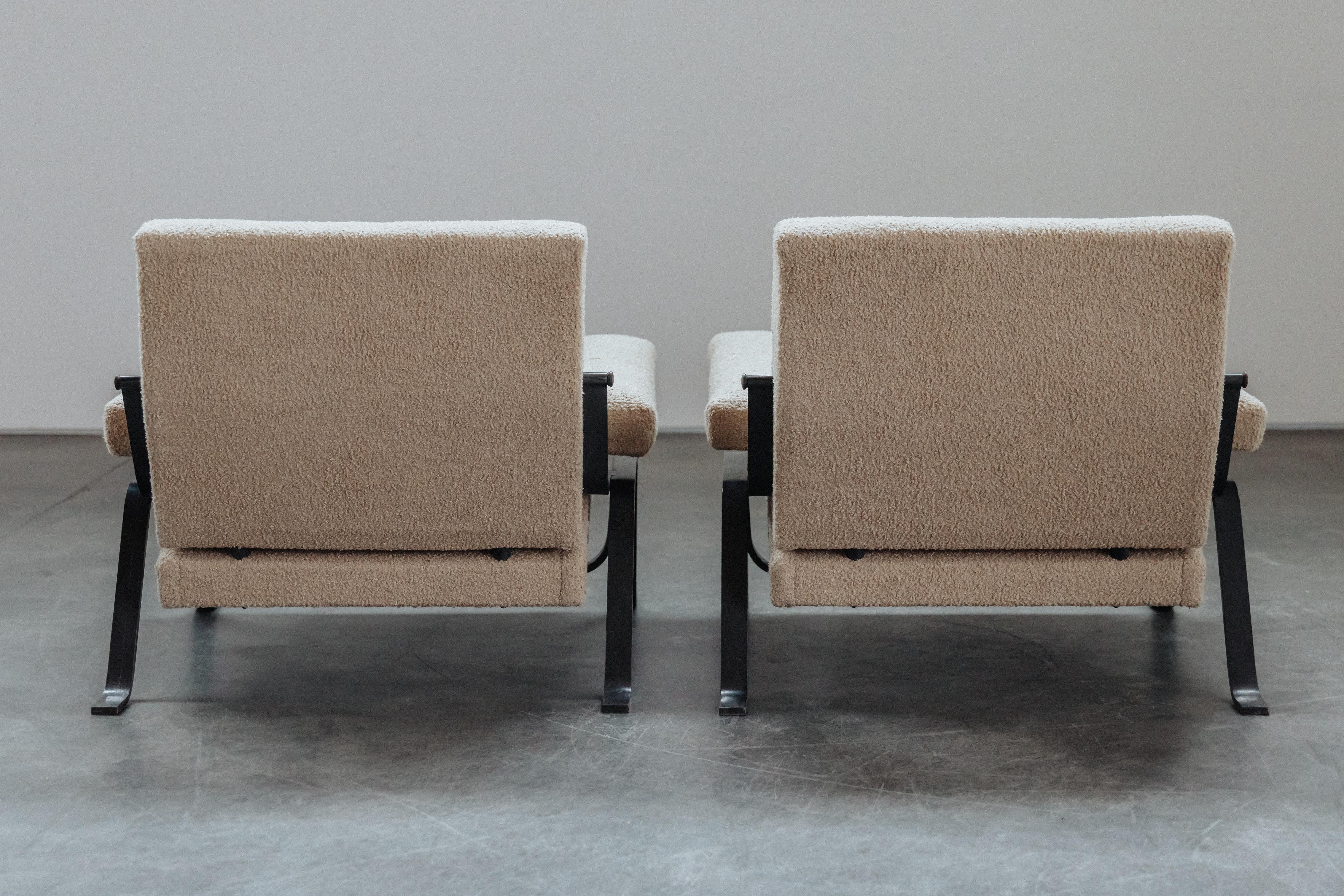 Vintage Pair of Italian Lounge Chairs, CIRCA 1970 im Angebot 1