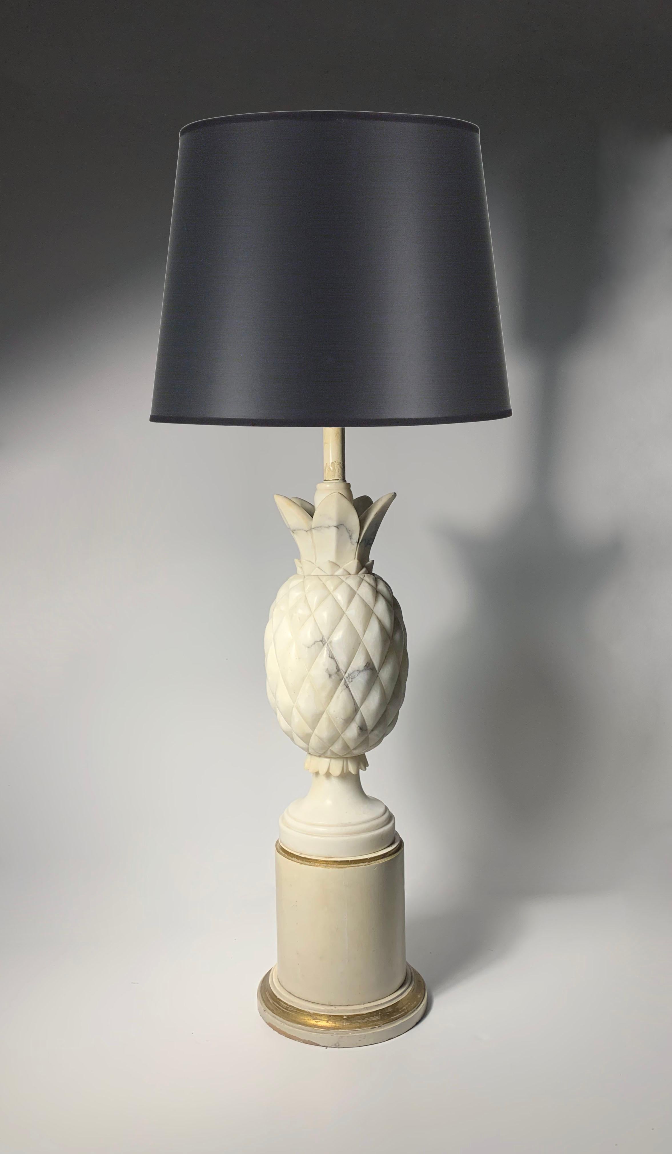 Néoclassique Paire de lampes ananas italiennes vintage en marbre et albâtre en vente