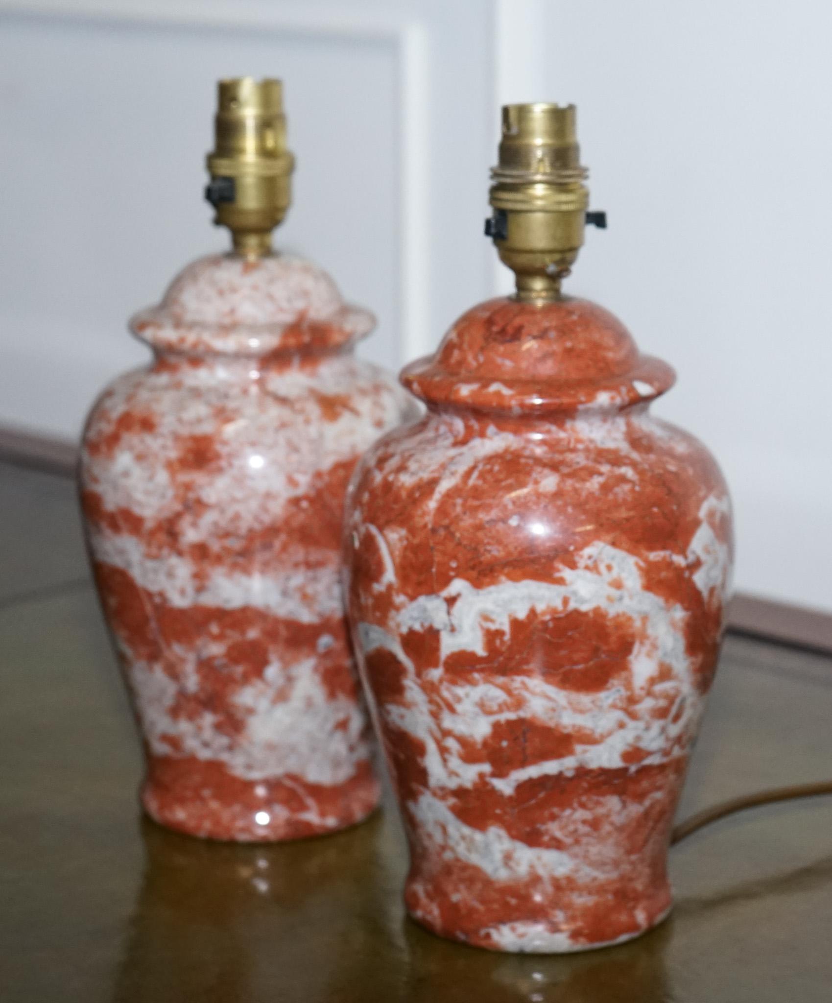 Fait main Paire de lanternes italiennes TERRACOTA et WHiTE COLOURÉES en vente